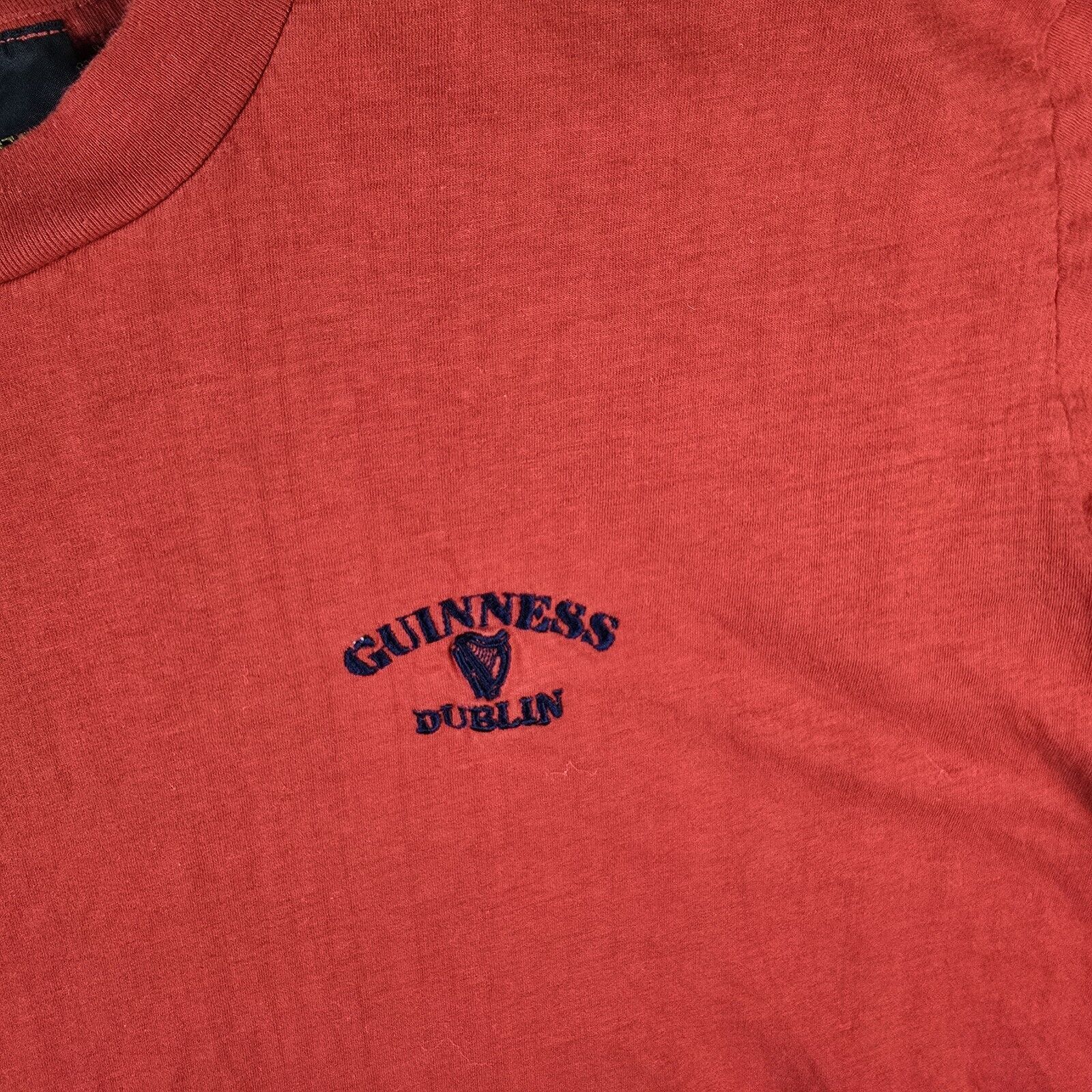 Vintage Vintage Guinness Dublin Embroidered Red Shirt Size XL Size US L / EU 52-54 / 3 - 6 Thumbnail