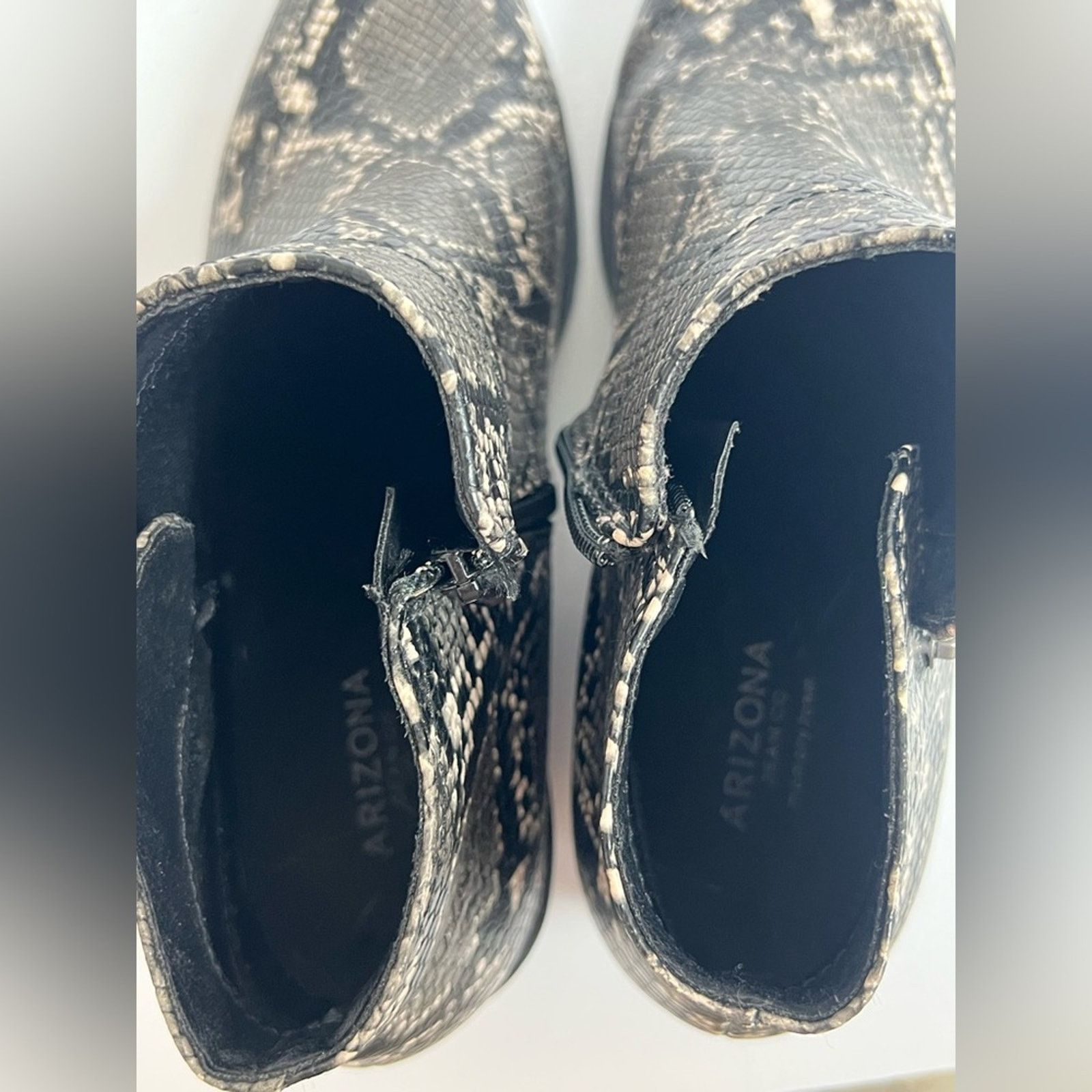Arizona Jean Co. Arizona Jean Co Cadman Snake Print Ankle Boots 9.5 Size US 9.5 / IT 39.5 - 10 Thumbnail