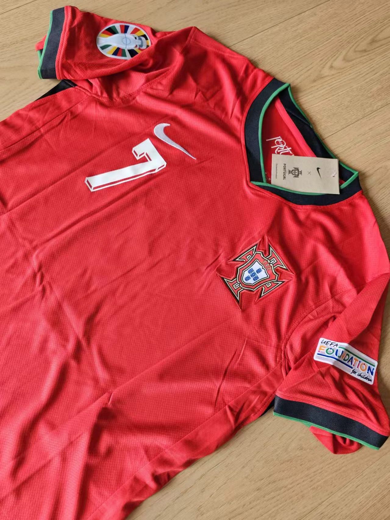 Other Portugal C Ronaldo Jersey Home 2024 Size US L / EU 52-54 / 3 - 3 Thumbnail