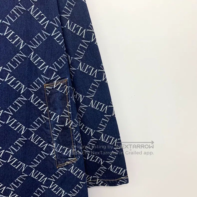 Valentino Valentino A denim jacket with a lapel collar printed with Size S / US 4 / IT 40 - 4 Thumbnail