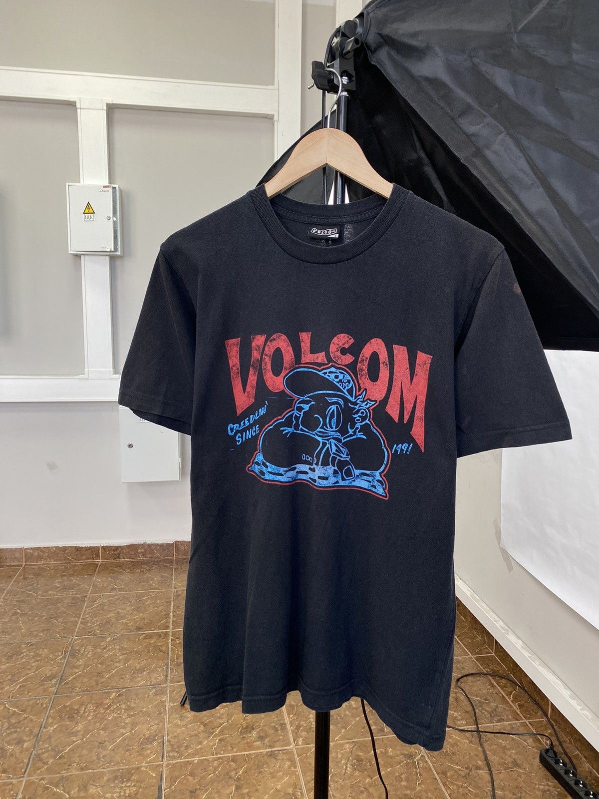 Volcom 🇺🇸 Vintage 90s Volcom Skate Center Logo T-Shirt Rare Hype Y2K Size US M / EU 48-50 / 2 - 1 Thumbnail