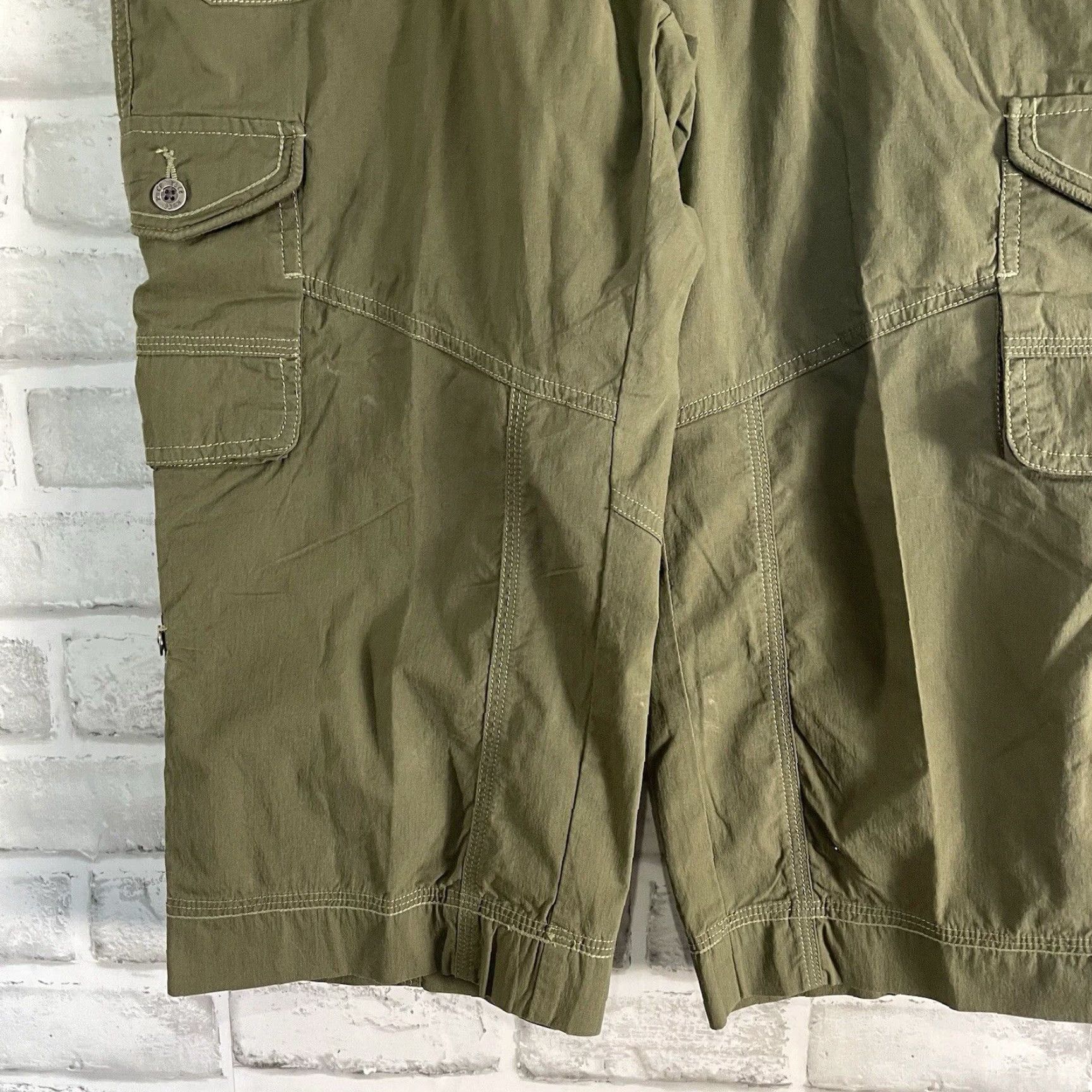 Vintage Kuhl Women's Green Athletic Cargo Capri Pants Size 6 Size ONE SIZE - 3 Thumbnail
