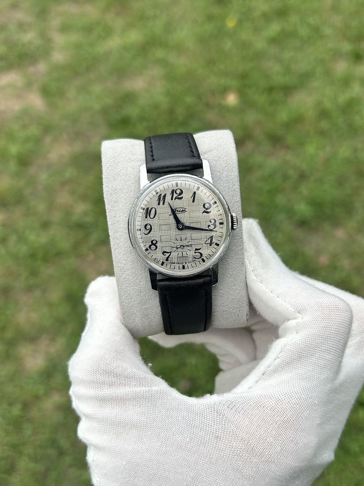 Vintage Vintage Watch Zim Soviet USSR Mechanical 1980s Size ONE SIZE - 2 Thumbnail