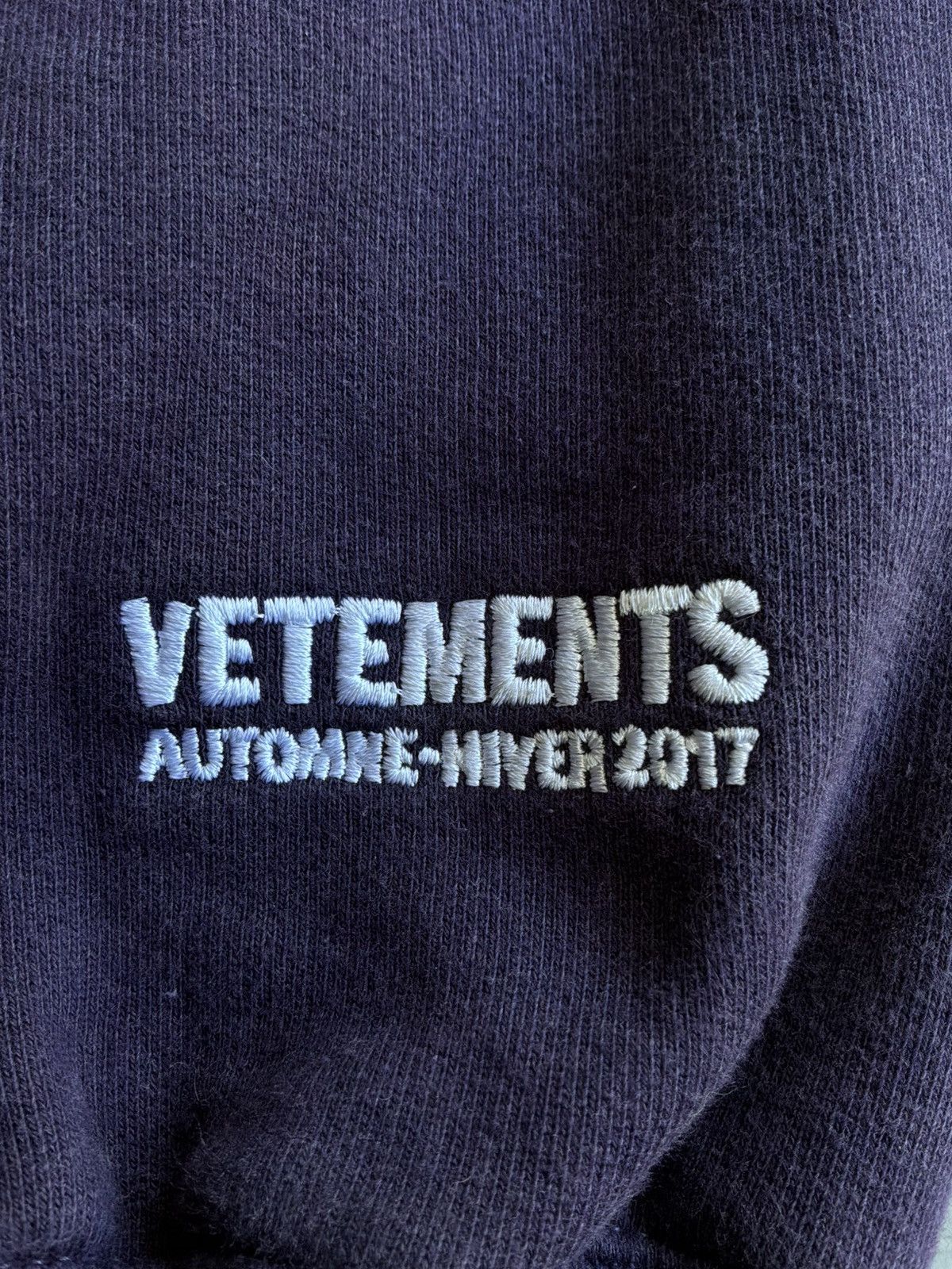 Vetements F/W17 Vetements - UNSKINNY - Crewneck Size US M / EU 48-50 / 2 - 9 Thumbnail
