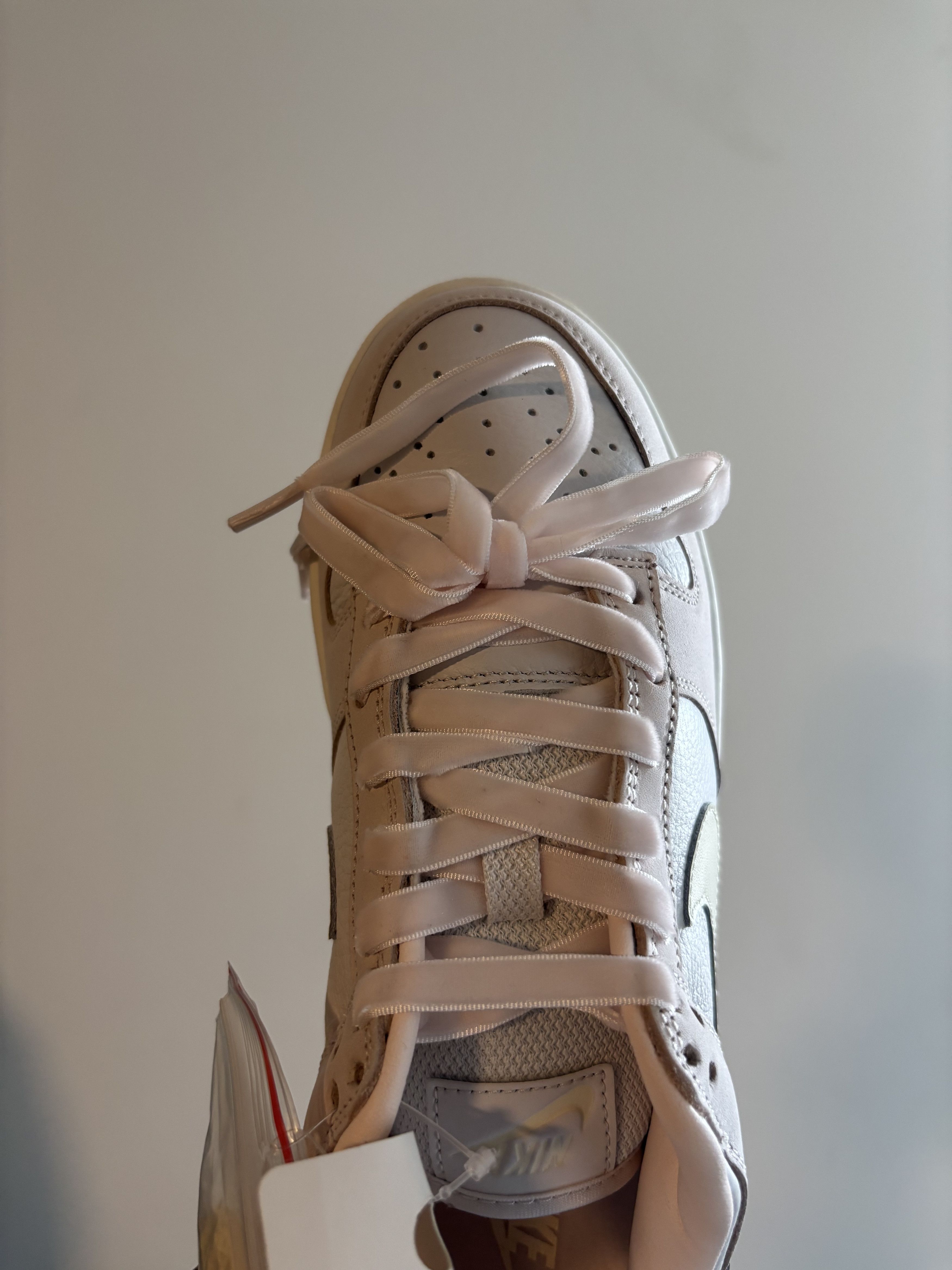 Nike NIKE DUNK LOW PRM LIGHT SOFT PINK/COCONUT MILK/PLATINUM TINT Size US 8 / IT 38 - 2 Thumbnail