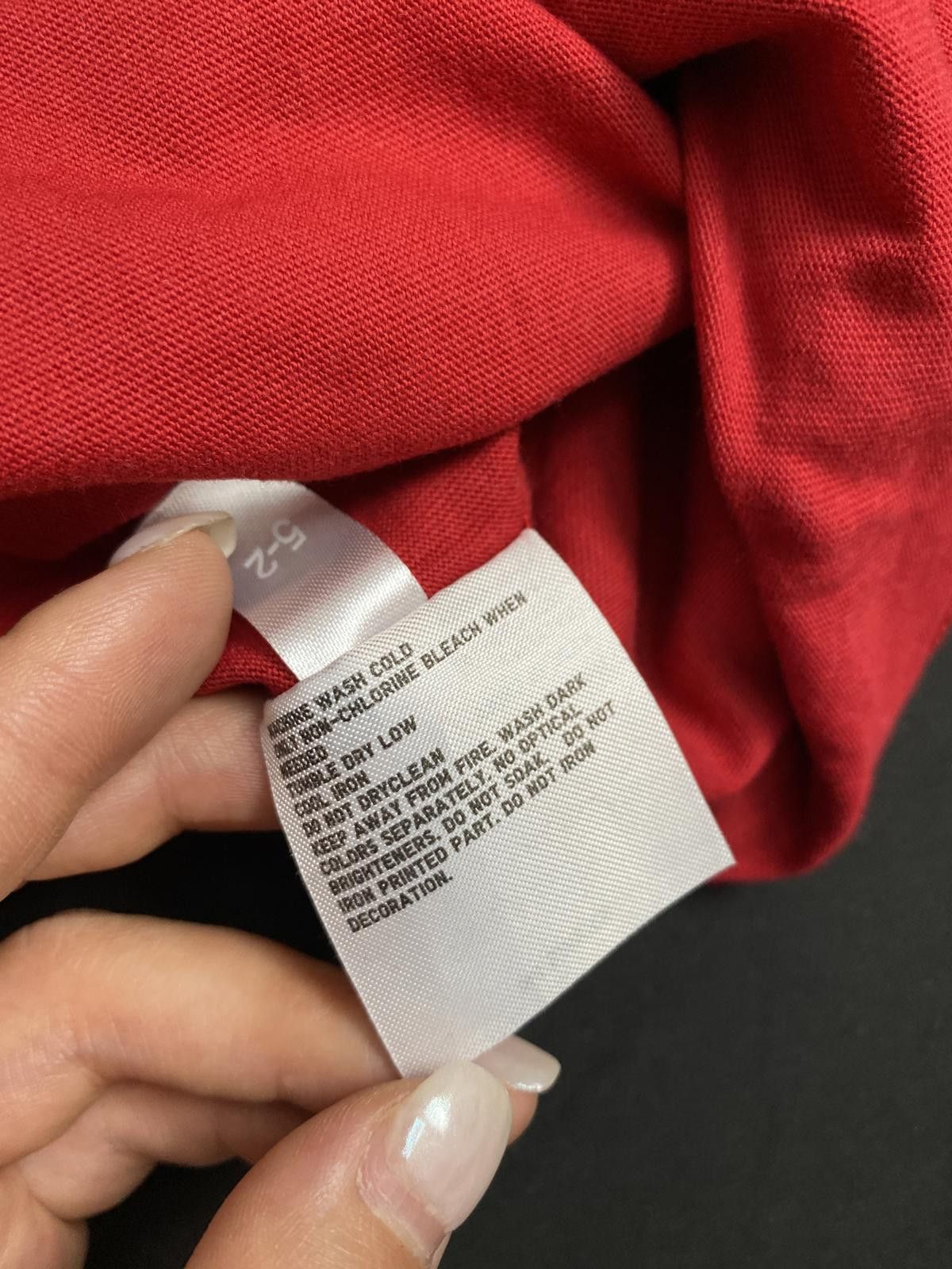 Kaws × Uniqlo Rare Uniqlo Kaws SS2016 Companion Crewneck Red T-Shirt Small Size US S / EU 44-46 / 1 - 9 Thumbnail
