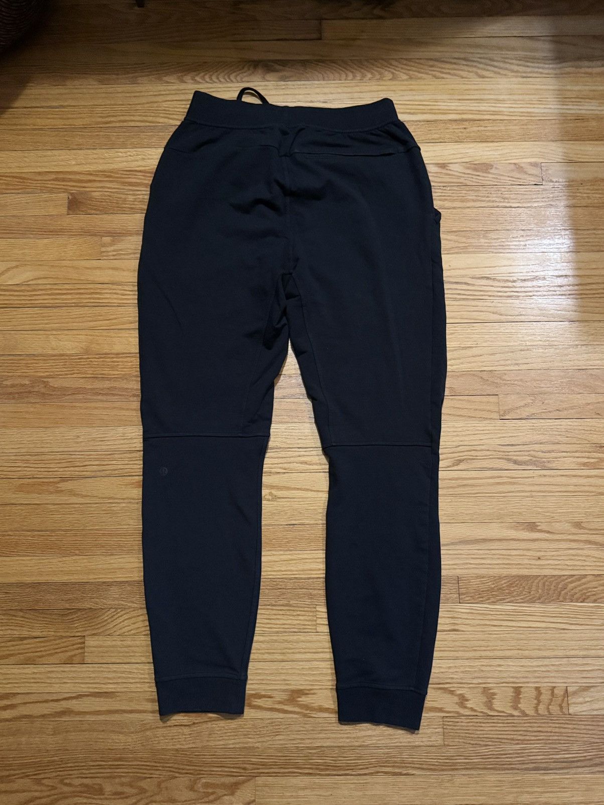 Lululemon Black lululemon joggers Size US 30 / EU 46 - 2 Thumbnail