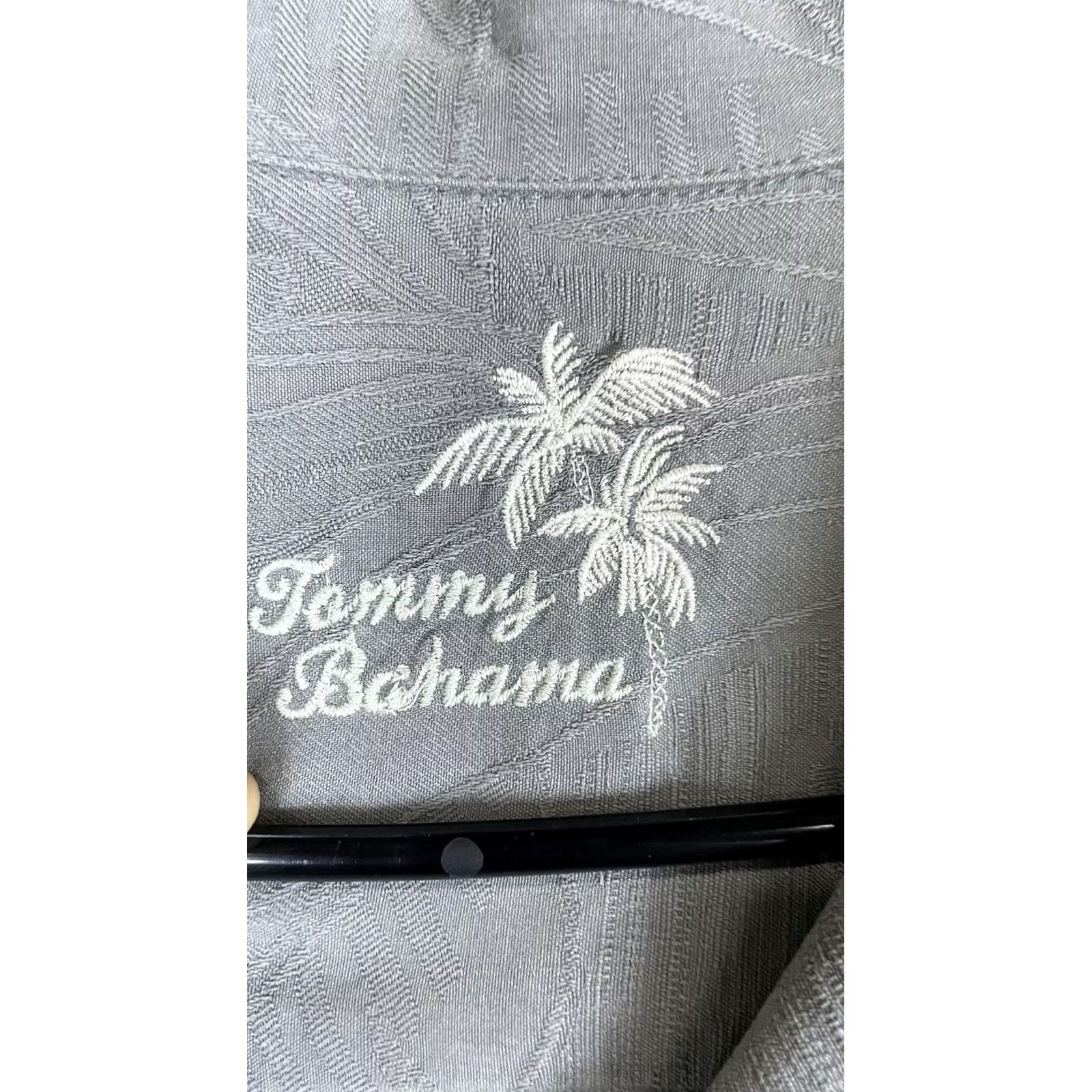 Tommy Bahama Tommy Bahama Mens XL Shirt Gray Silk Floral Short Sleeve Button Front Hawaiian Size US XL / EU 56 / 4 - 2 Thumbnail