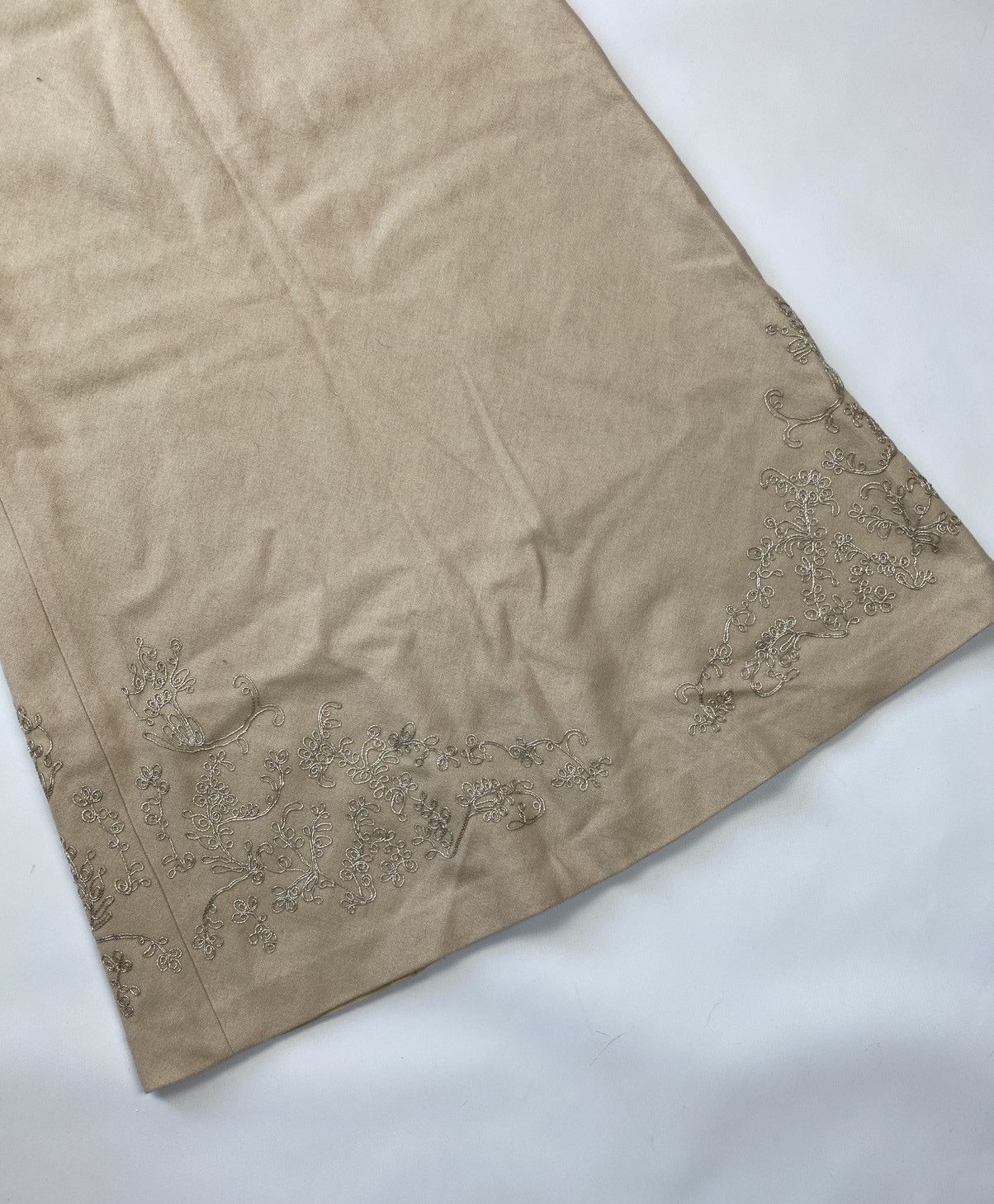 Gucci Gucci Luxury Wool Skirt Beige Embroidered Floral Ornament Size 28" / US 6 / IT 42 - 2 Thumbnail
