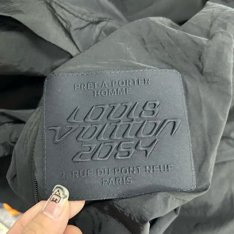 Louis Vuitton Louis Vuitton 2054 Rainbow functional assault pullover win Size US S / EU 44-46 / 1 - 4 Thumbnail