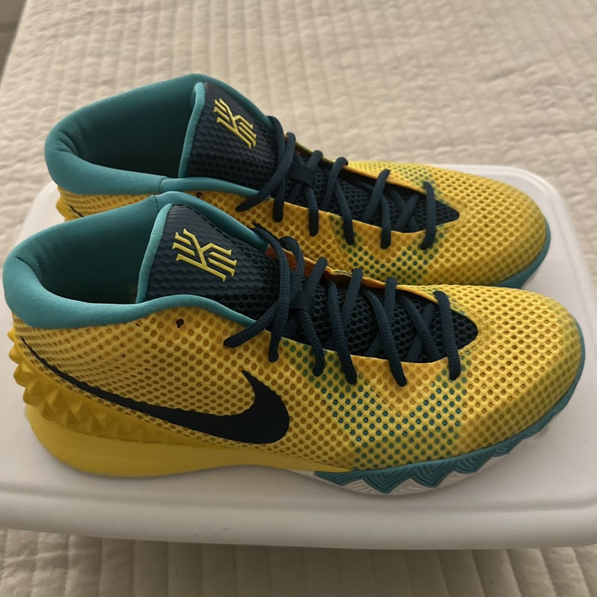 Nike Nike Kyrie 1 Letterman Men's Size 11.5 Size US 11.5 / EU 44-45 - 4 Thumbnail