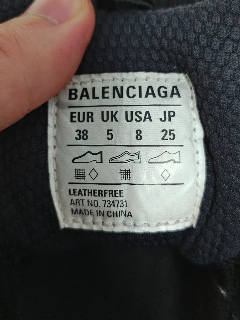 Balenciaga Balenciaga Low-top lace-up shoes made of old black shoes 25 Size US 5.5 / EU 38 - 8 Thumbnail