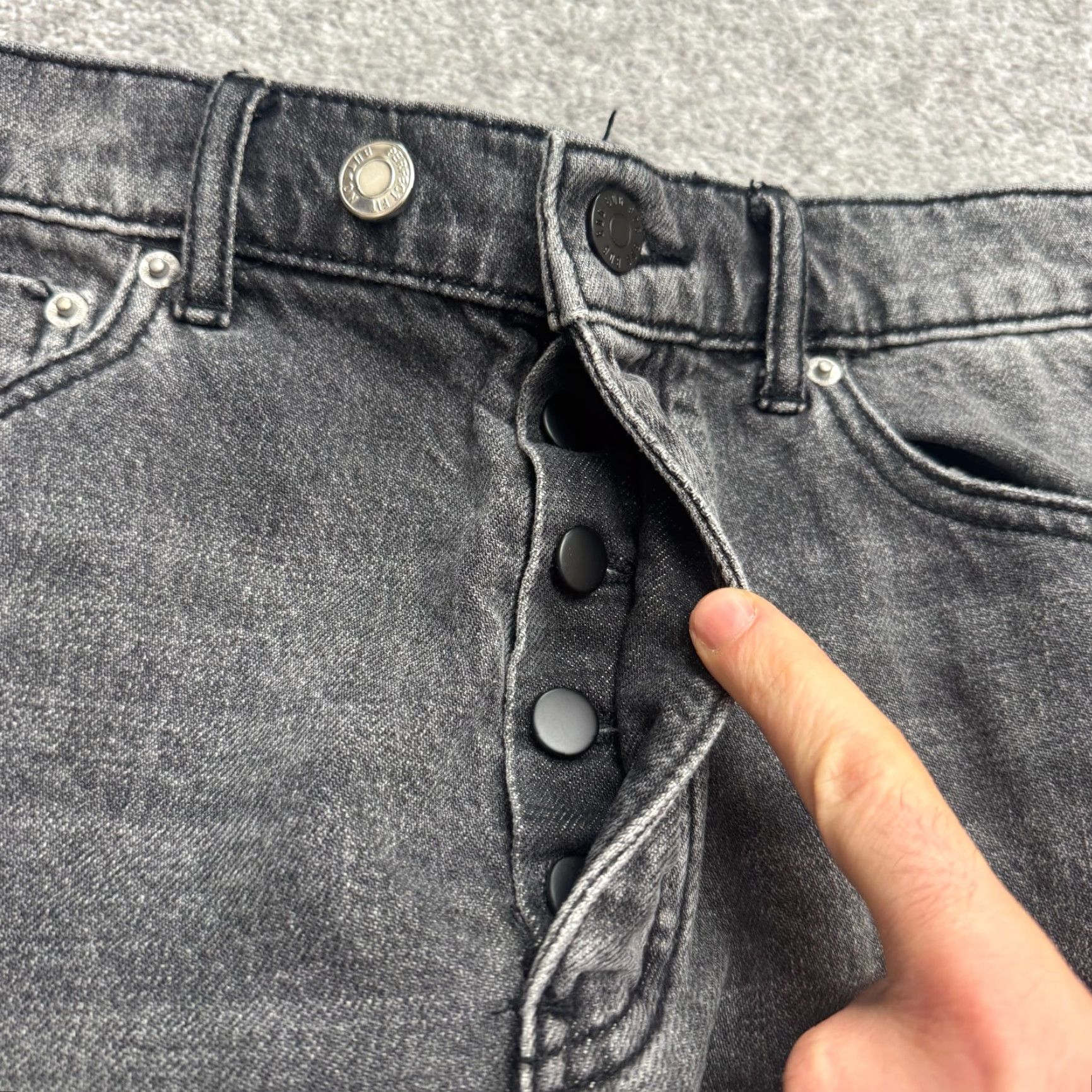 Urban Outfitters BDG Urban Outfitters Button Fly Slim Fit Denim Jeans Womens 28 Black Distressed Vintage No Size 28" / US 6 / IT 42 - 3 Thumbnail