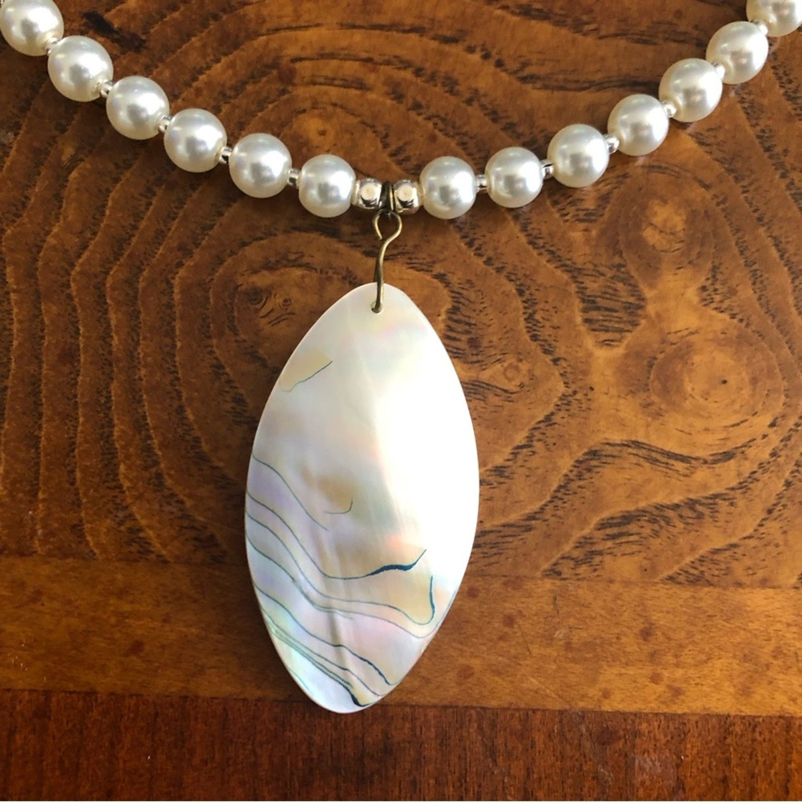 Handmade Handcrafted repurpose elegant shell pendant Pearl necklace Size ONE SIZE - 11 Thumbnail