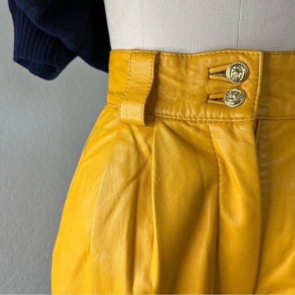 Vintage VTG Cedars Leather Shorts High Rise Size 27" / US 4 / IT 40 - 2 Thumbnail
