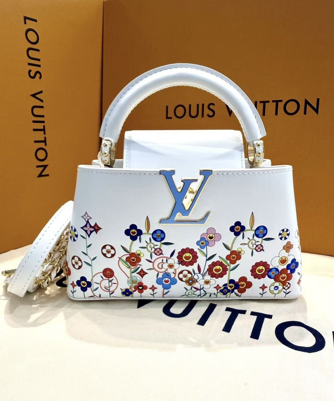 Louis Vuitton × Takashi Murakami Louis Vuitton x Takashi Murakami Capucines White Leather Bag Size ONE SIZE - 1 Thumbnail