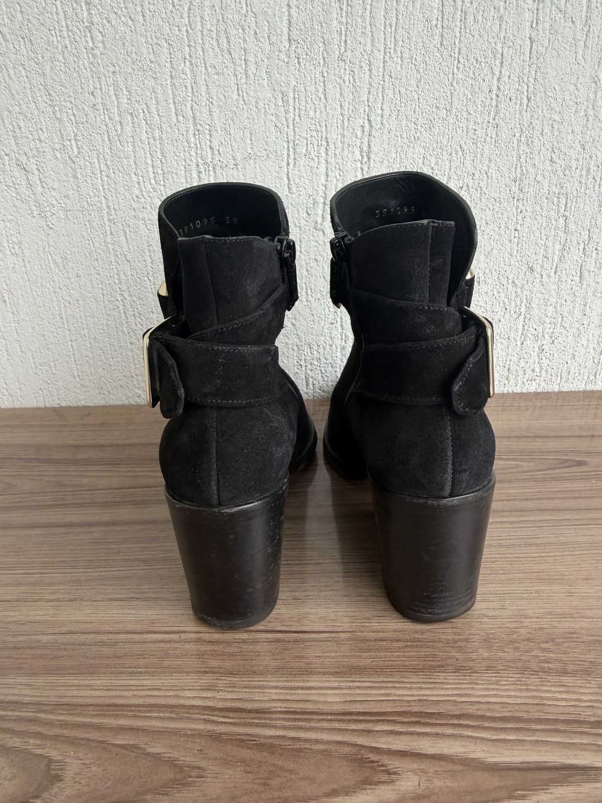 Balenciaga Suede ankle boot Size US 8 / IT 38 - 13 Thumbnail