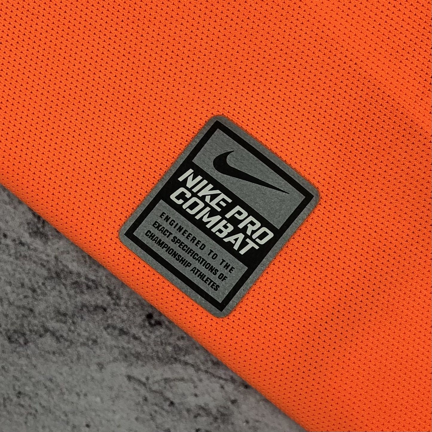 Nike Nike Pro Combat Dri-Fit Compression Tee Hypercool Size US L / EU 52-54 / 3 - 4 Thumbnail