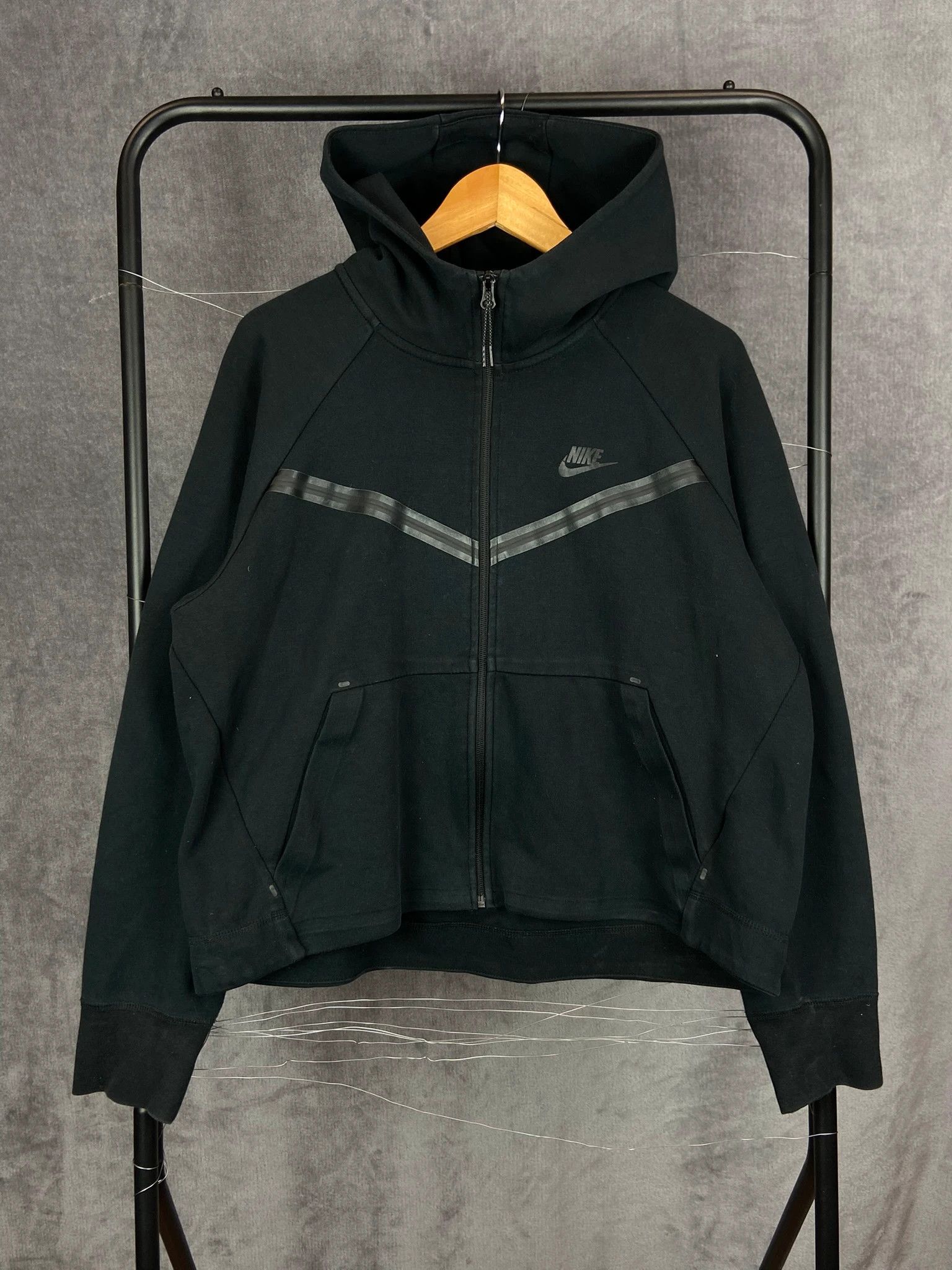 Nike Nike Tech Black Sweatshirt L Vintage Techwear Size L / US 10 / IT 46 - 1 Thumbnail