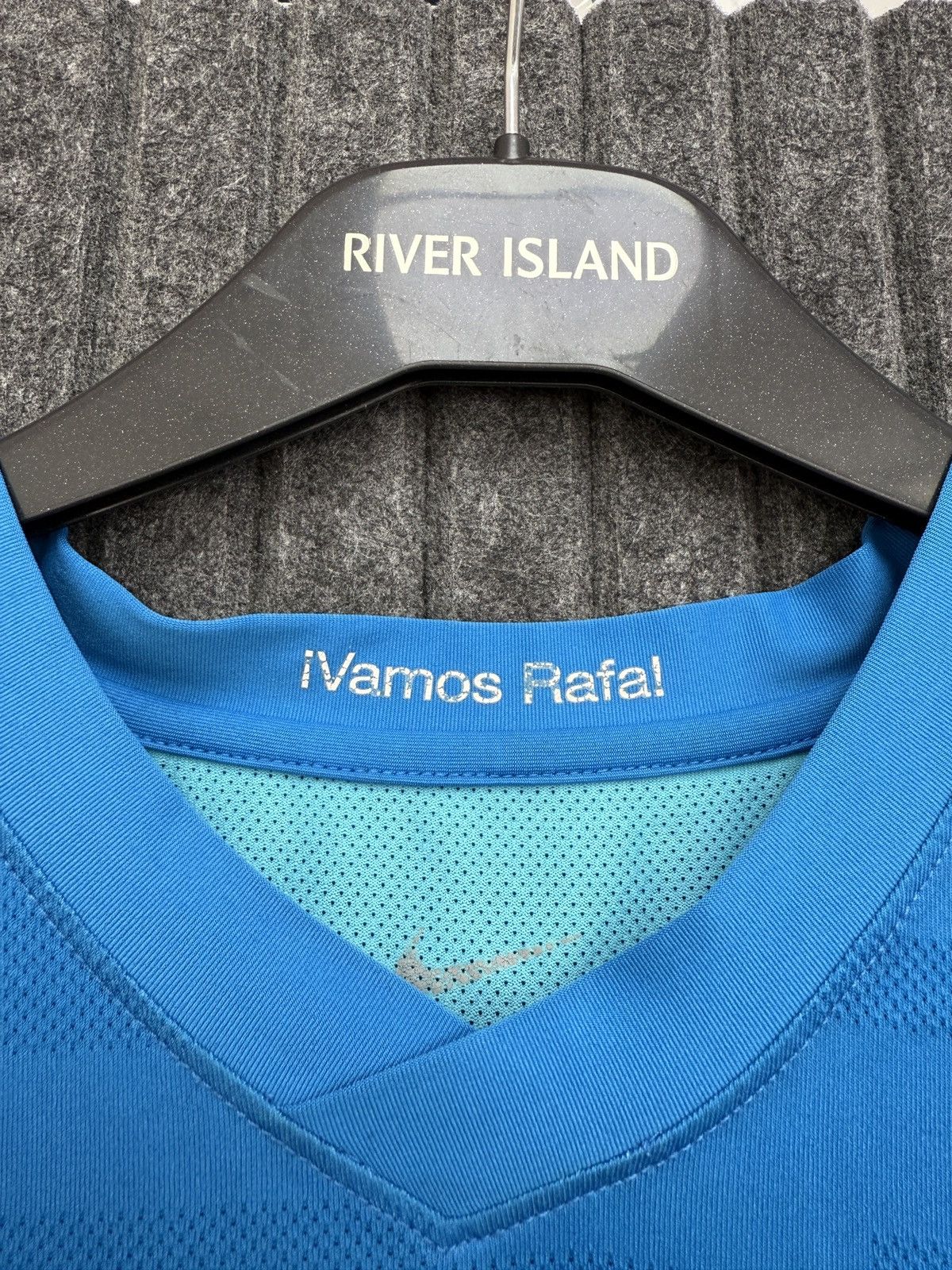 Nike Roland Garros 2011 ATP Tour Rafael Nadal Nike tennis shirt Size US M / EU 48-50 / 2 - 5 Thumbnail