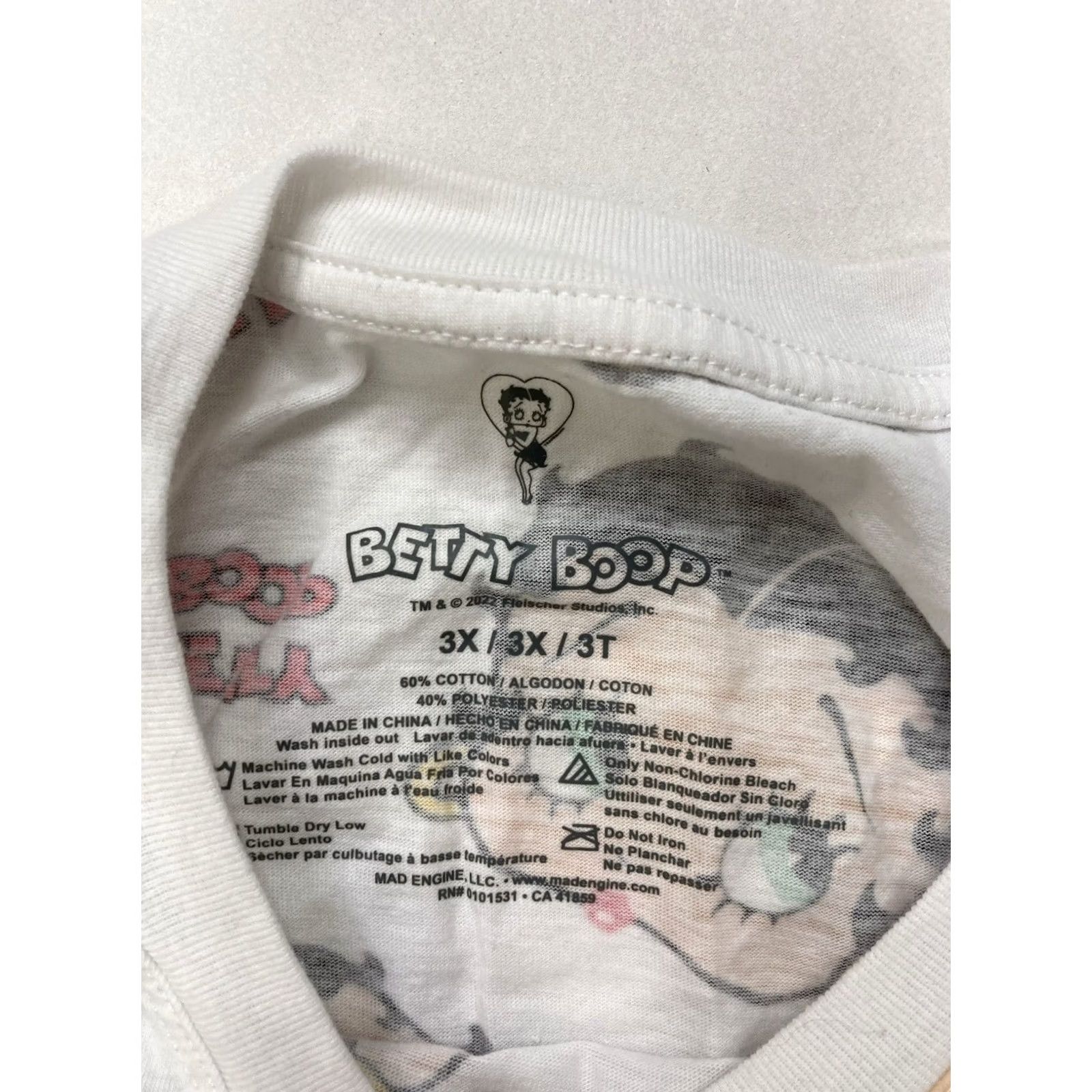 Gloverall Betty Boop T-Shirt Women 3X White Short Sleeve Crew Neck Pullover All Over Print Size XXL / US 16-18 / IT 52-54 - 3 Thumbnail