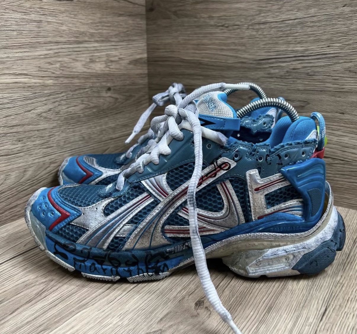 Balenciaga Balenciaga Runner Blue Distressed Dad Sneakers J41 Size US 7 / EU 40 - 2 Thumbnail