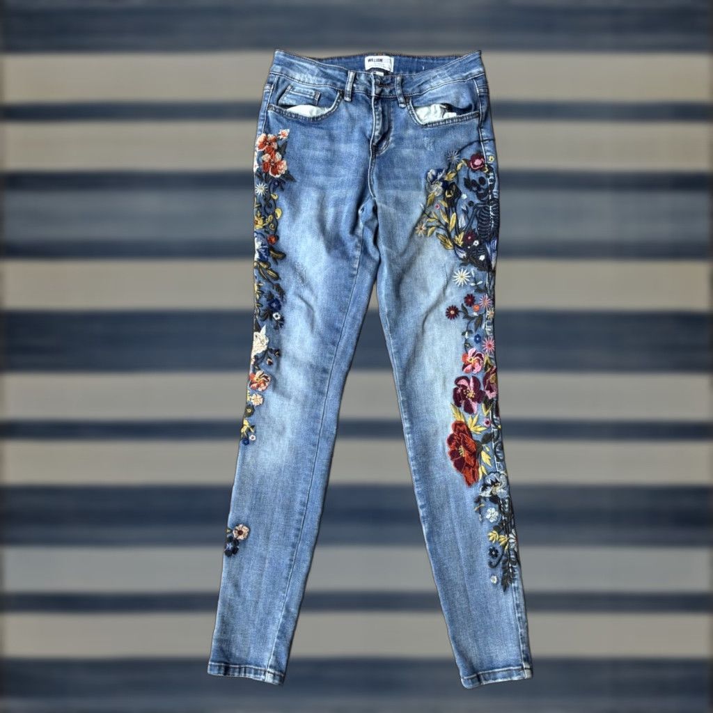 Denime William Rast Jeans Floral Patch Denim Cotton Stretch Skinny Leg Jeans Womens 26 Blue Modern Vintage No Size 26" / US 2 / IT 38 - 1 Thumbnail