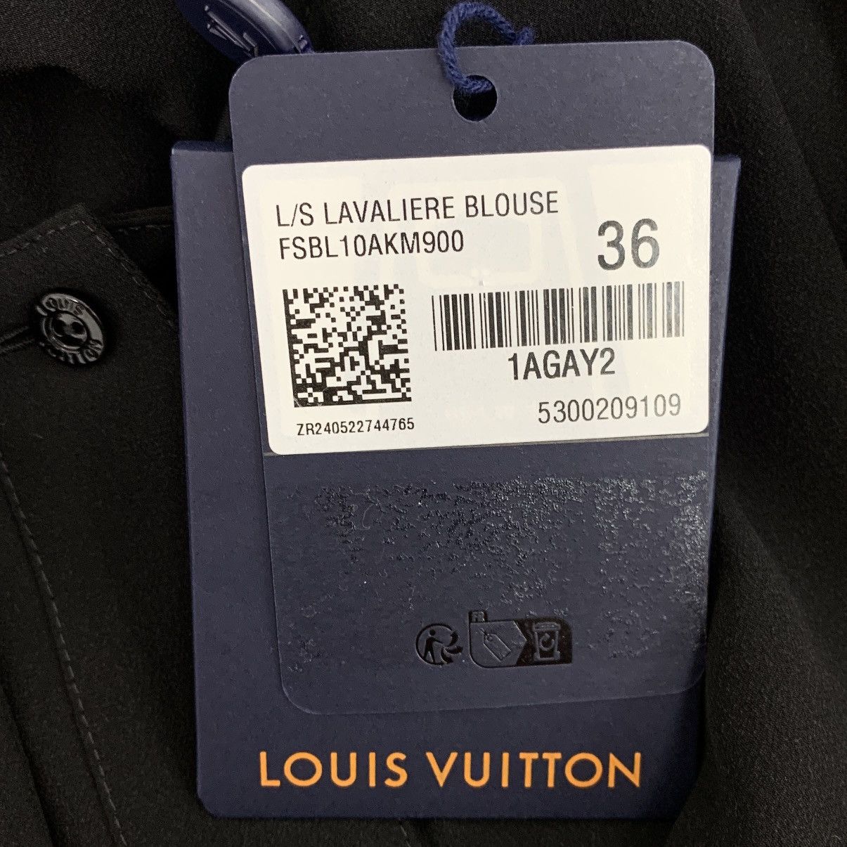 Louis Vuitton Louis Vuitton Black Silk Tie Bow Long Sleeve Shirt K26WX Size XS / US 0-2 / IT 36-38 - 6 Thumbnail
