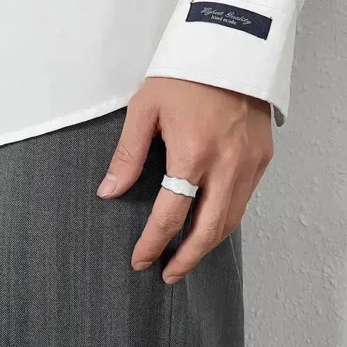 NO ID Vintage liquid texture ring Size ONE SIZE - 1 Thumbnail