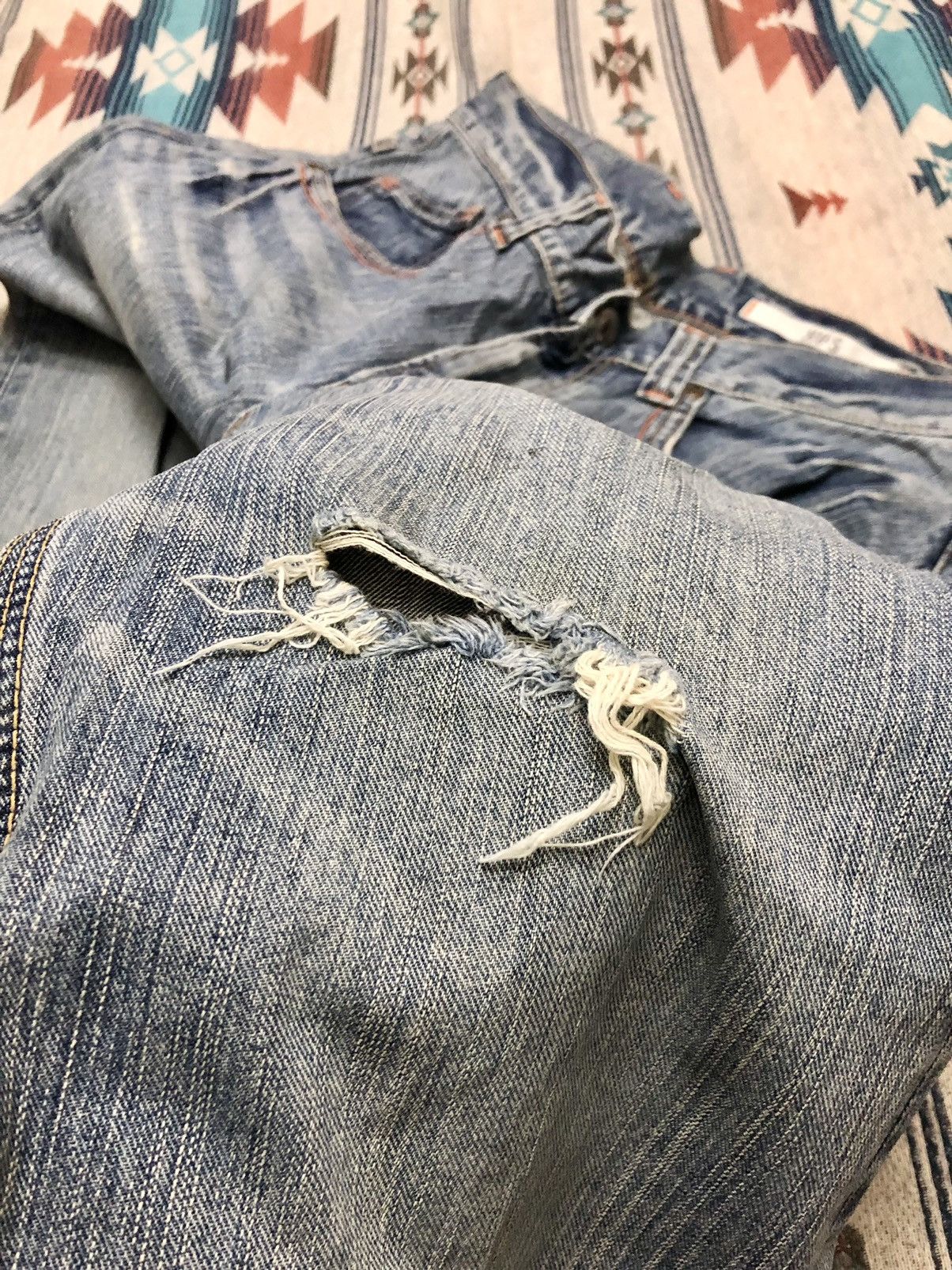 Edwin EDWIN WASHED BLUE DISTRESSED DENIM Size US 34 / EU 50 - 6 Thumbnail