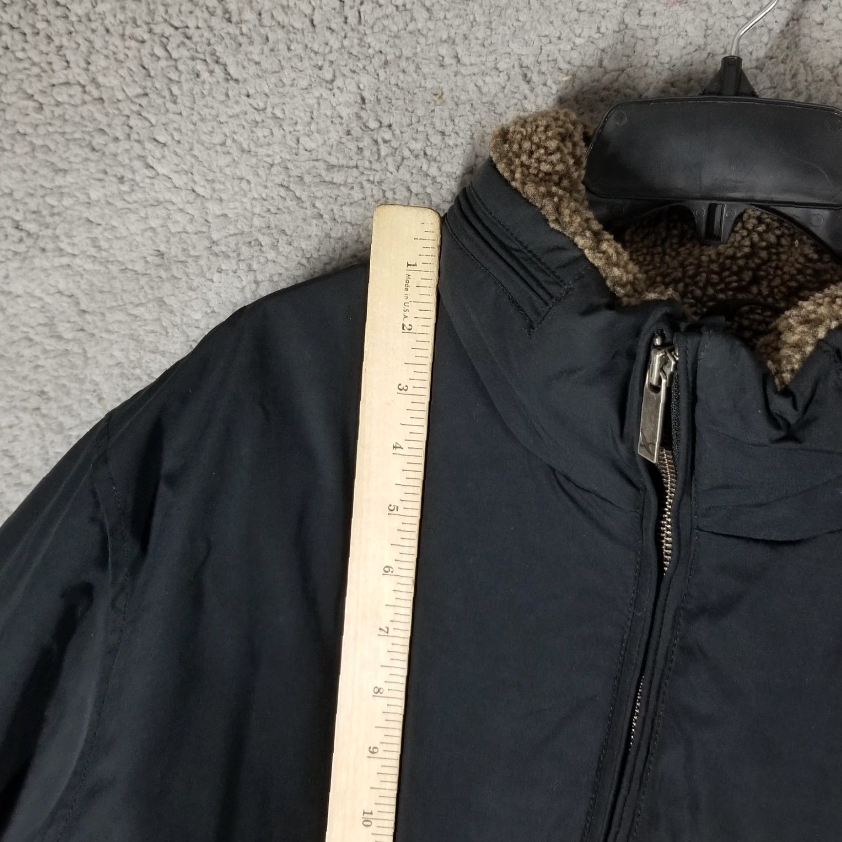 Eddie Bauer VINTAGE? No. Eddie Bauer Jacket Mens Tall Black Goose Down Sherpa Collar Full Zip Puffer Size US XL / EU 56 / 4 - 4 Thumbnail