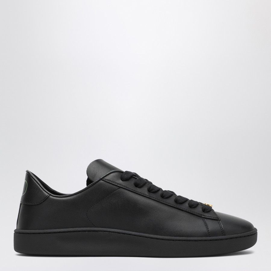 o1d2blof1025 Leather Low-Top Sneakers in Black