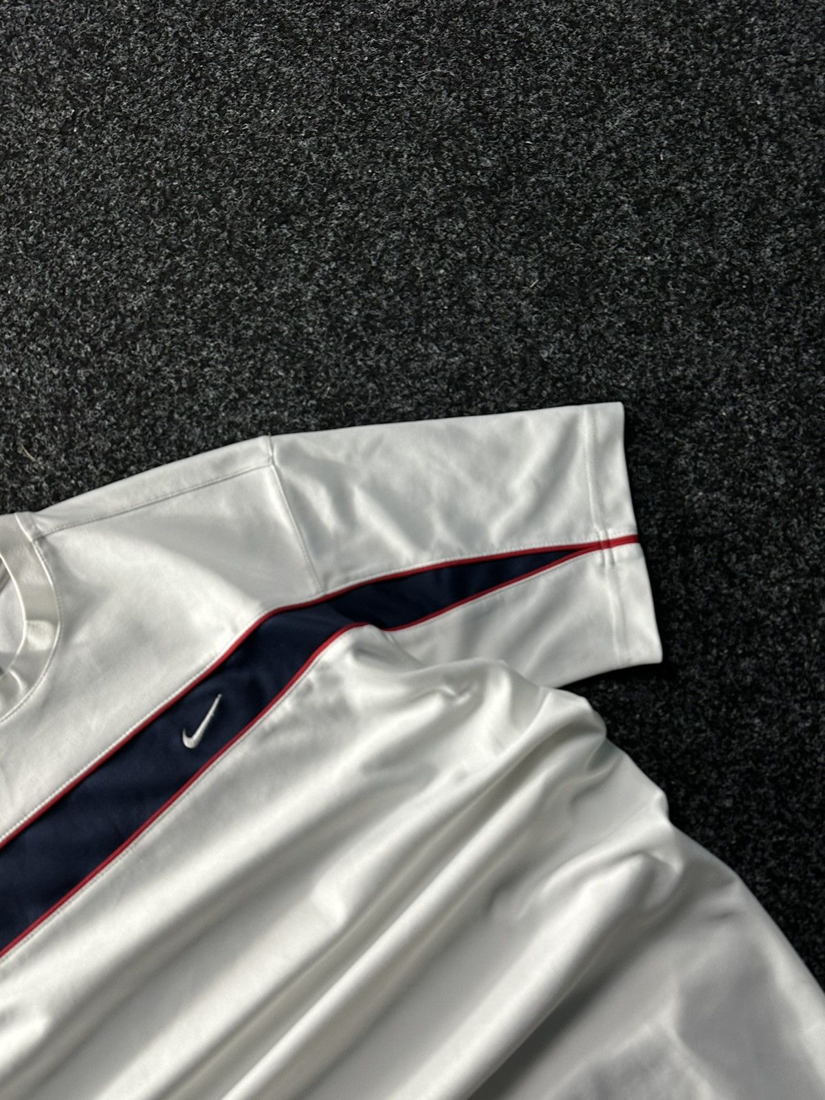 Nike × Vintage 🚨 NIKE 90S SWOOSH VINTAGE SILVERTAG TEE Y2k HYPE Size US L / EU 52-54 / 3 - 3 Thumbnail