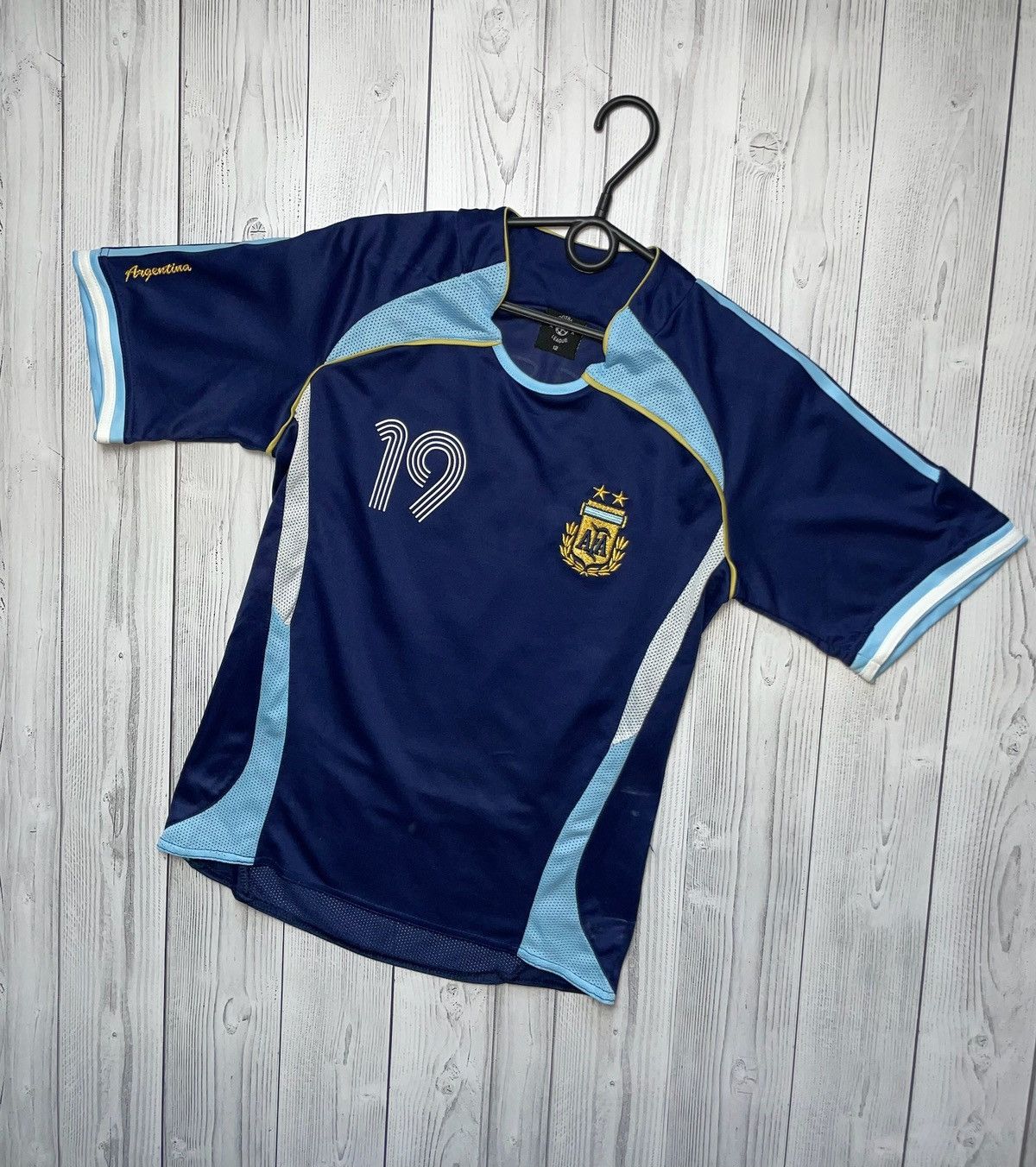 Vintage Vintage Argentina soccer tee 19 Messi rare size 12 Size M / US 6-8 / IT 42-44 - 2 Thumbnail
