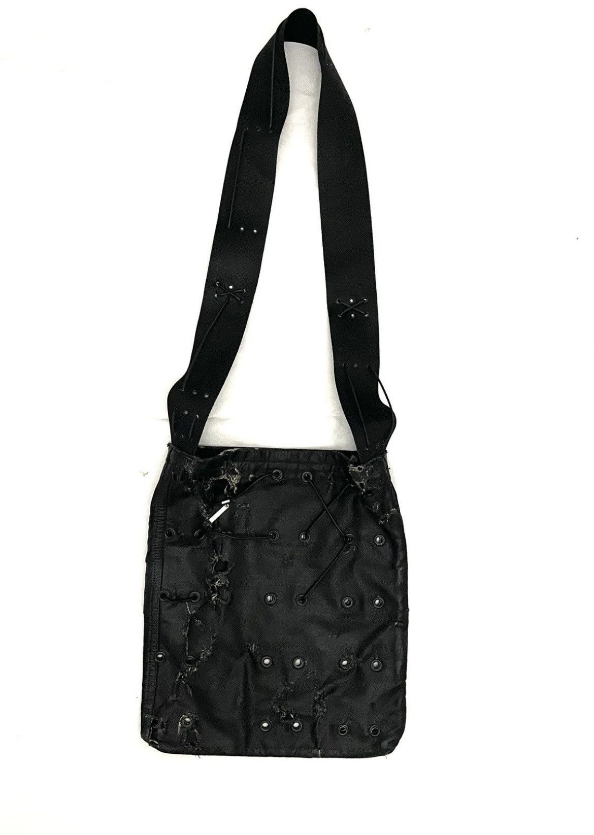 Dior Homme O4ssエディSTRIP期 伝説アームバッグ未使用 Dior Dior Homme S/S 04 waxed „strip“ bag | Grailed