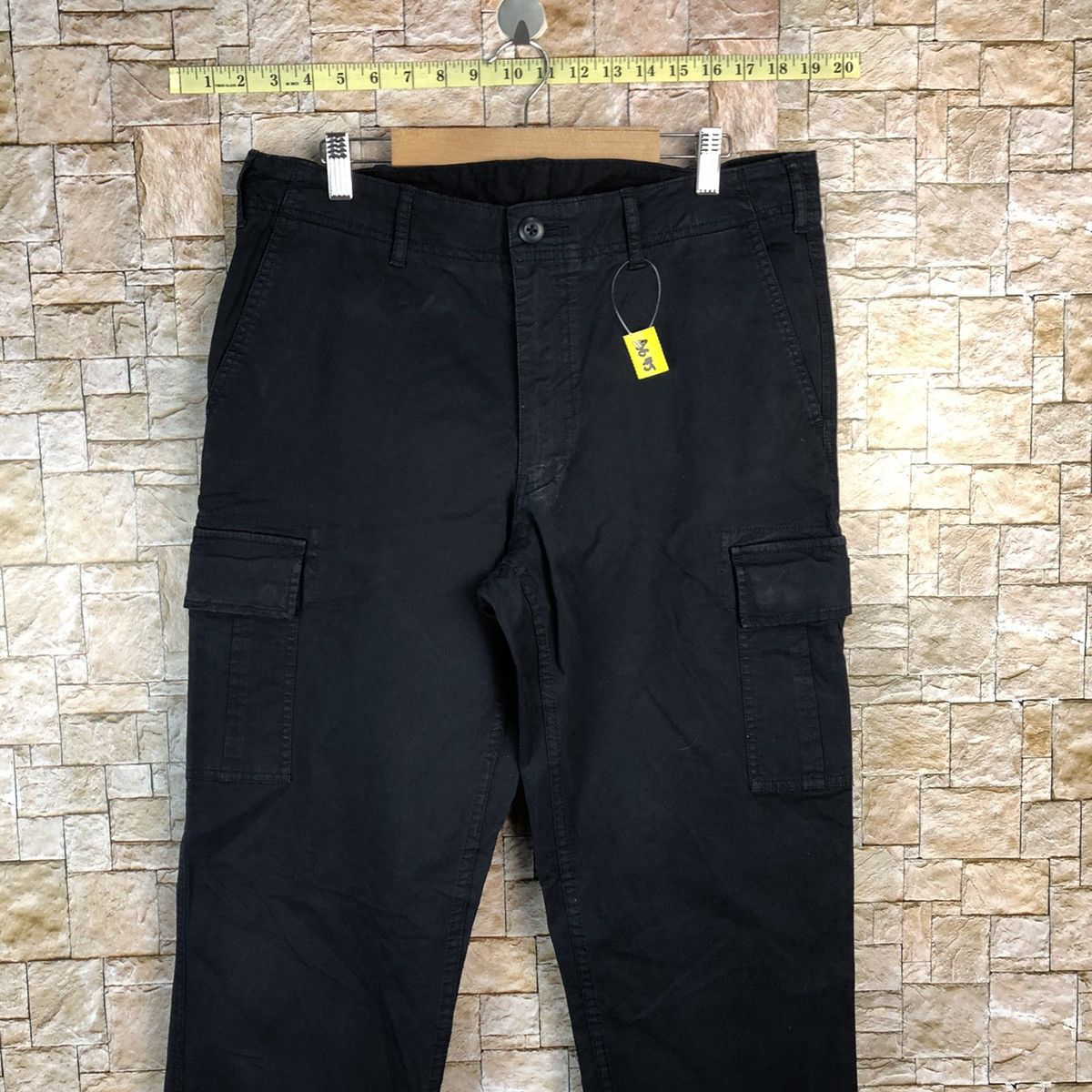 Japanese Brand Uniqlo Black japan utility tactical Cargo Pants #A645 Size US 34 / EU 50 - 2 Thumbnail