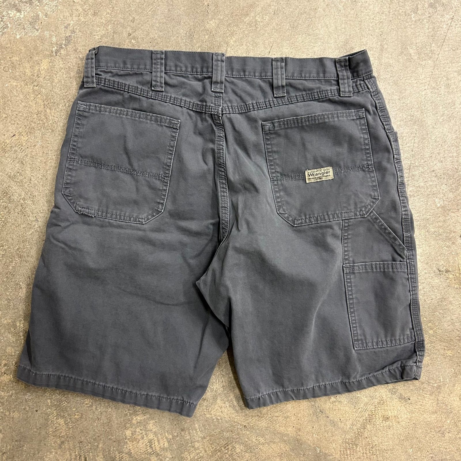Wrangler Wrangler Grey Shorts Size US 36 / EU 52 - 2 Thumbnail