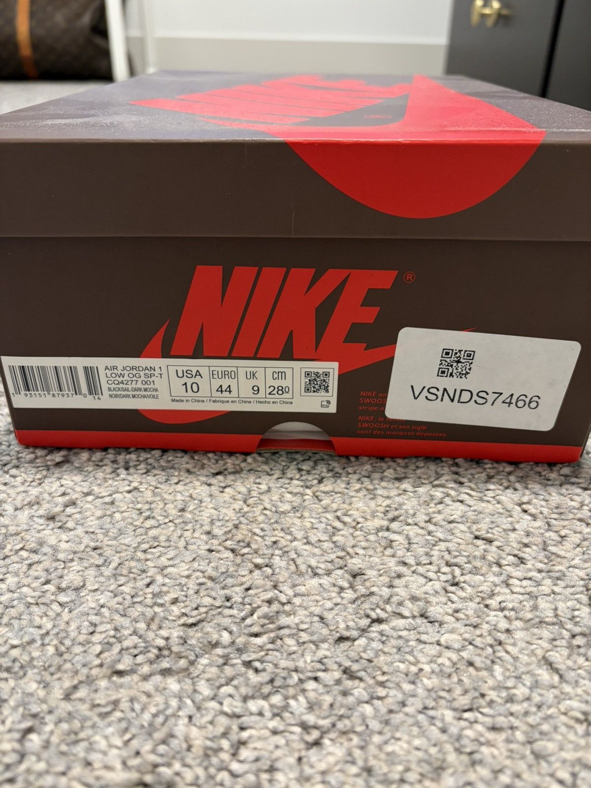 Nike TRAVIS SCOTT NIKE AIR JORDAN 1 LOW MOCHA Size US 10 / EU 43 - 8 Thumbnail