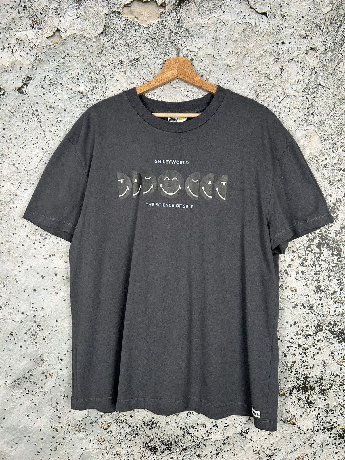 Other Smiley World Graphic Tee Streetwear Hype Size US L / EU 52-54 / 3 - 1 Thumbnail