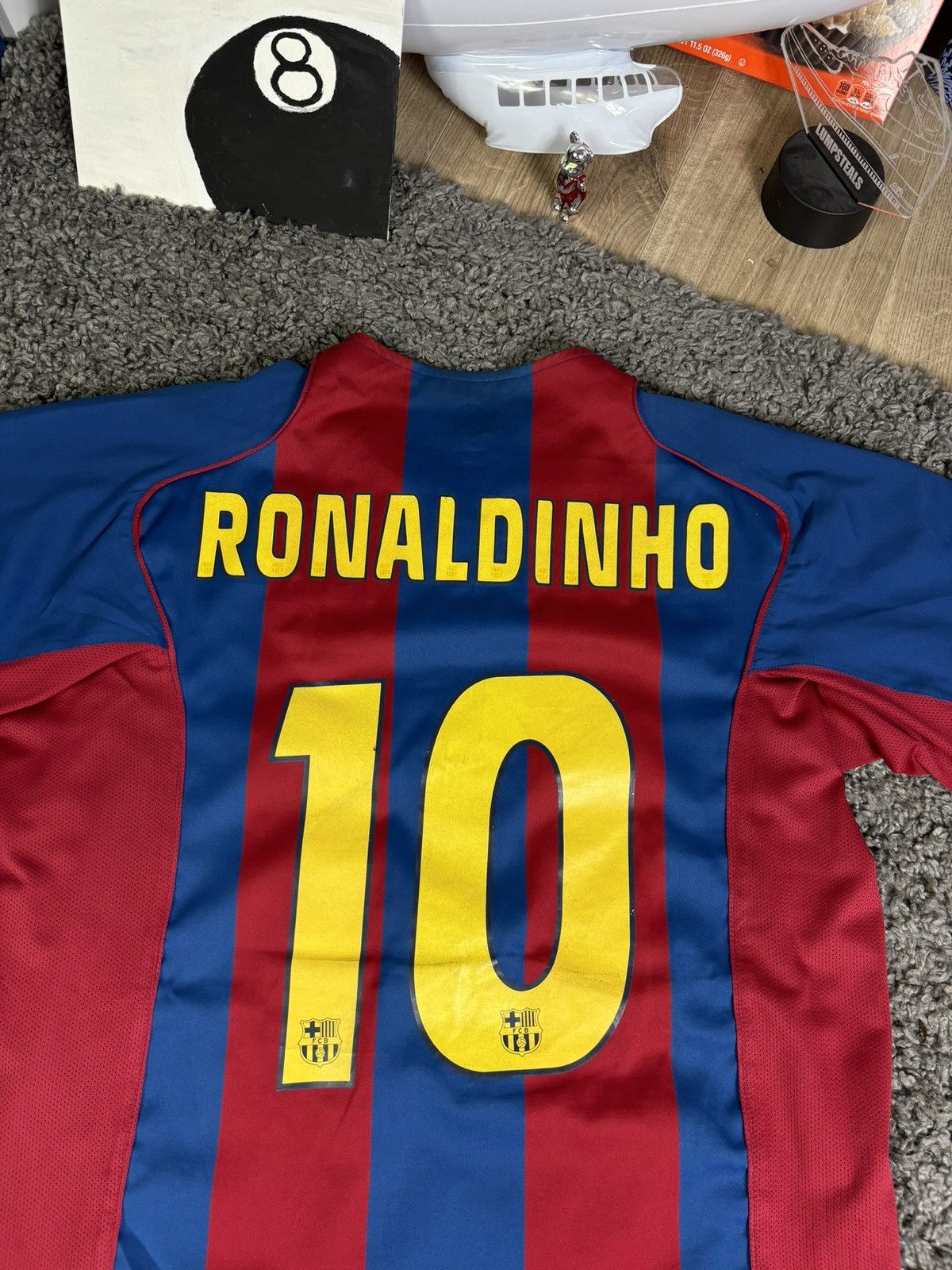 Nike × Vintage Nike Barcelona 2005/2006 Ronaldinho Home Shirt Soccer Jersey Size US XL / EU 56 / 4 - 7 Thumbnail