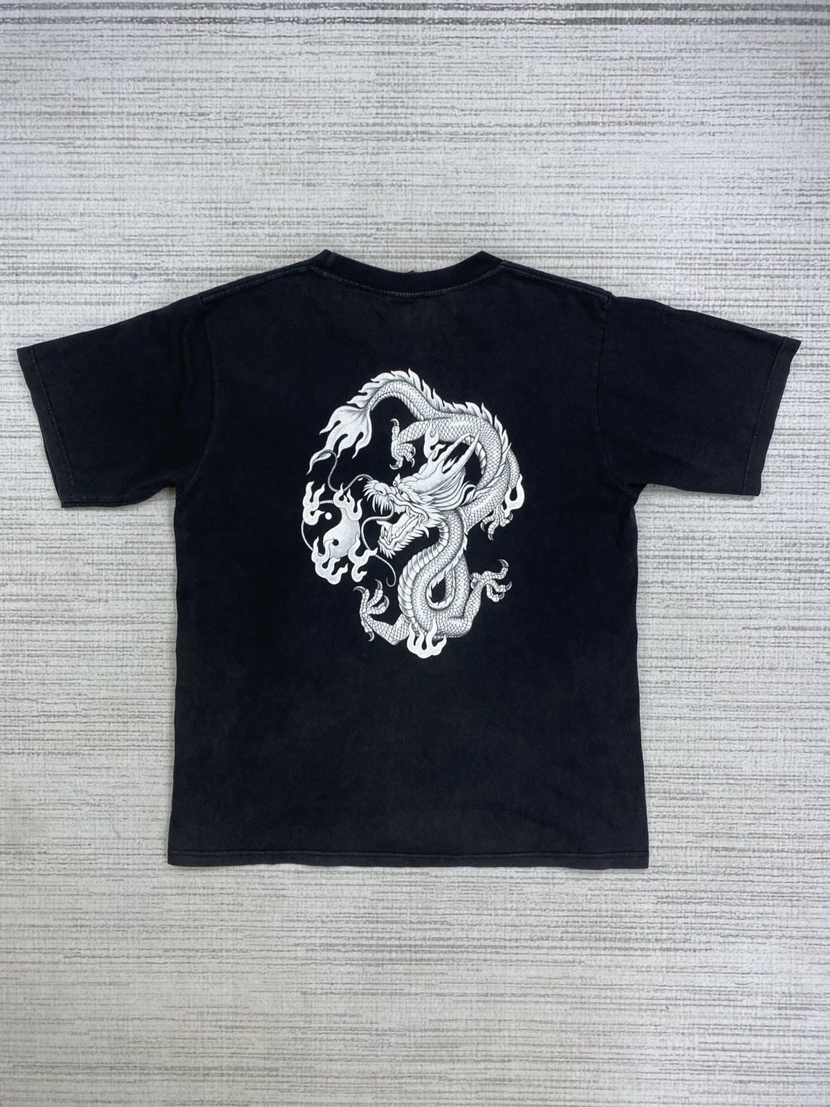 Dragonfly × Japanese Brand × Vintage Vintage In The Dark Big Dragon Mirror Printed Tshirt Size US M / EU 48-50 / 2 - 2 Thumbnail