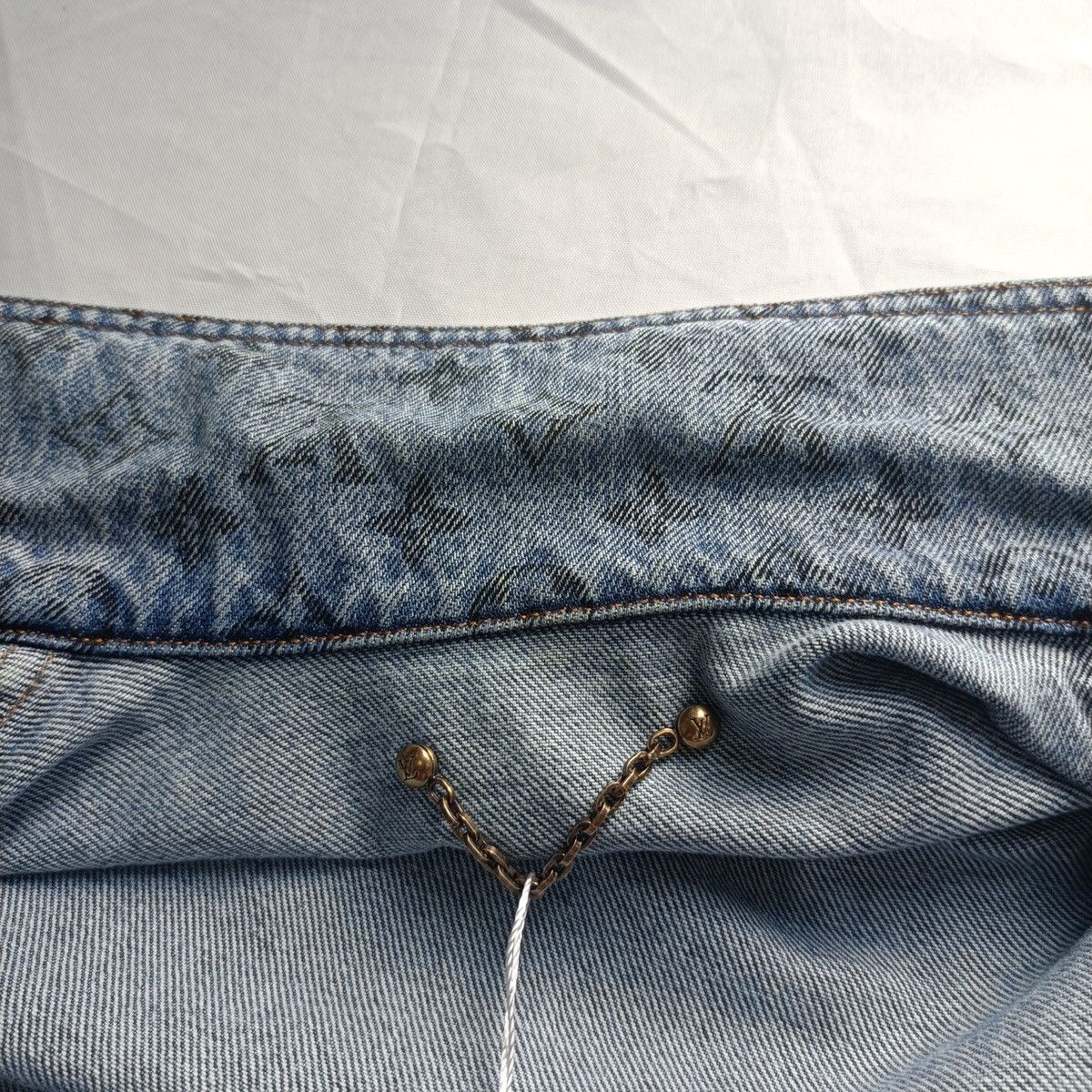 Louis Vuitton Louis Vuitton LV blue logo vintage lapel denim jacket Size US S / EU 44-46 / 1 - 6 Thumbnail