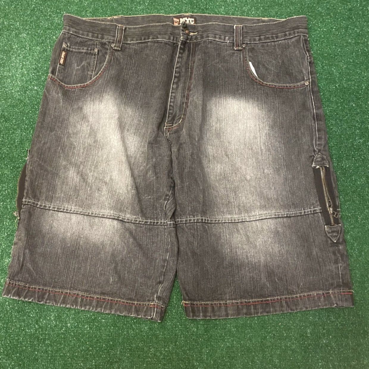 Vintage VINTAGE NYC JNCO Tripp NYC Men 46 Black Skater Grunge Hip Hop Punk Y2K Wings Embroidered Shorts VTG Mens Size US 30 / EU 46 - 3 Thumbnail
