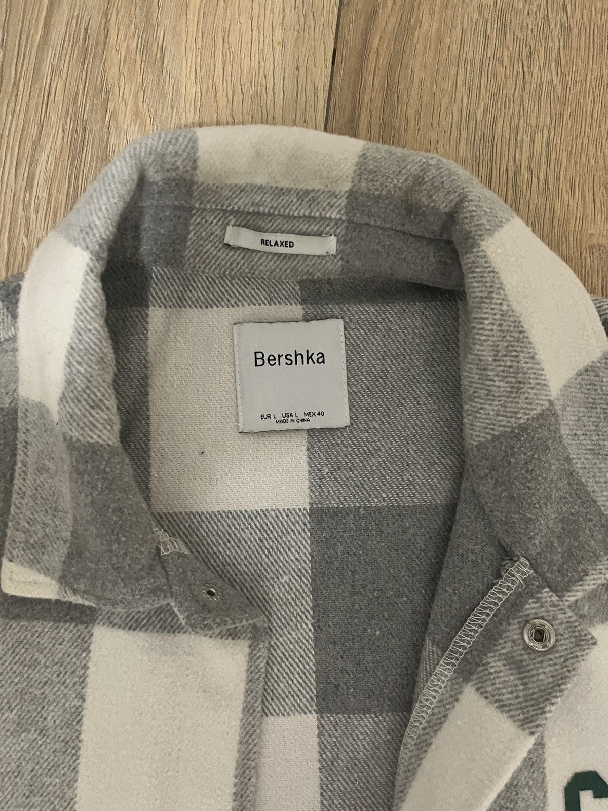 Bershka Worm shirt Size US L / EU 52-54 / 3 - 2 Thumbnail