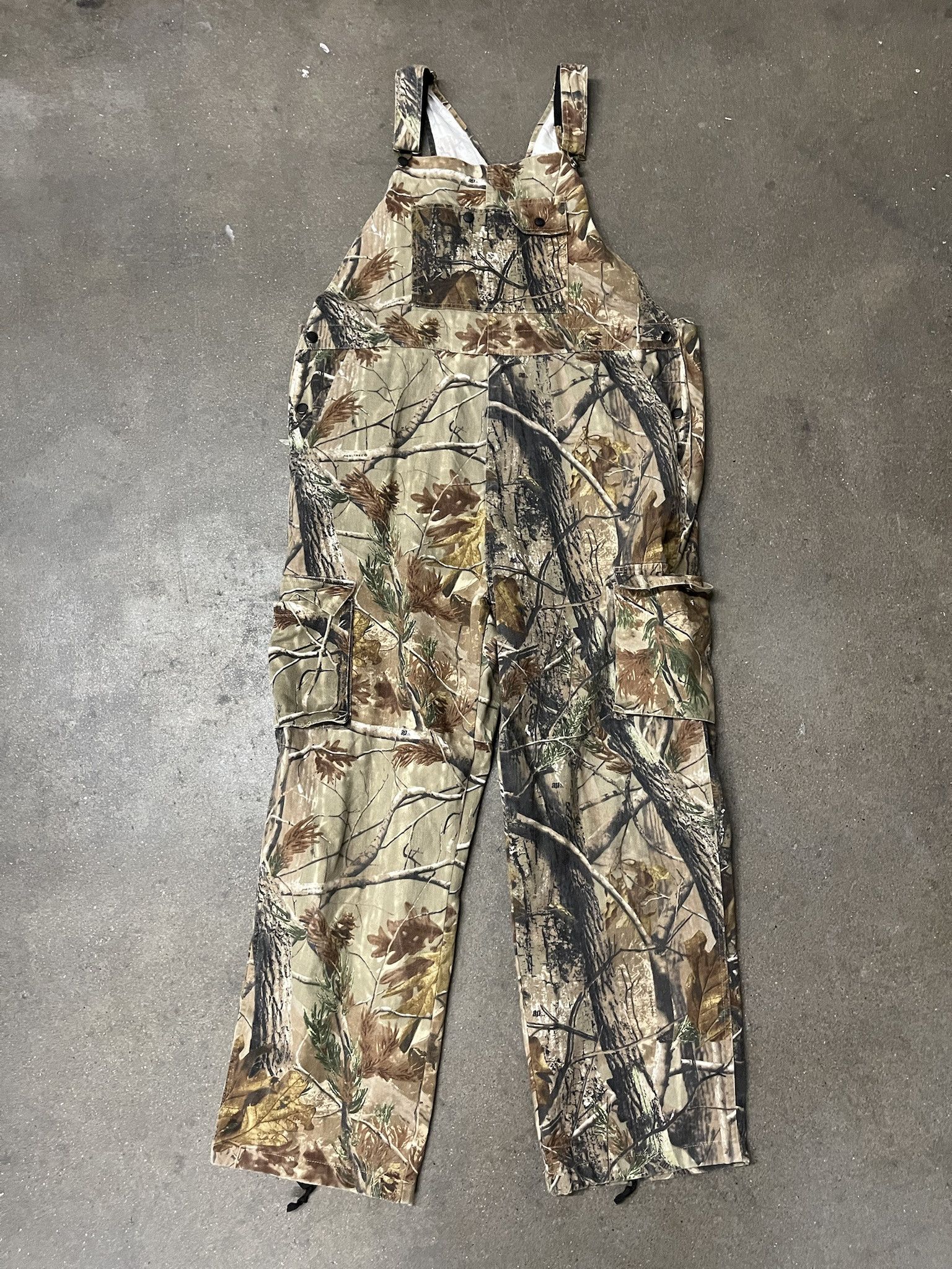 Carhartt × Vintage Vintage 2000s Realtree Branded Lightweight Cargo Camo Coverall Suit Size XL Size US XL / EU 56 / 4 - 1 Thumbnail