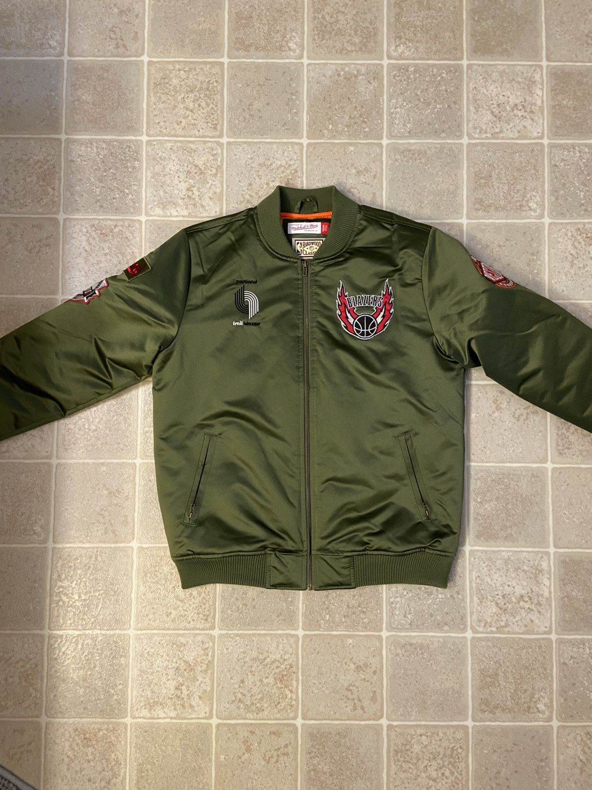 Mitchell & Ness × NBA × Vintage Mens Medium Limited Edition Portland Trailblazer Bomber Size US M / EU 48-50 / 2 - 1 Thumbnail