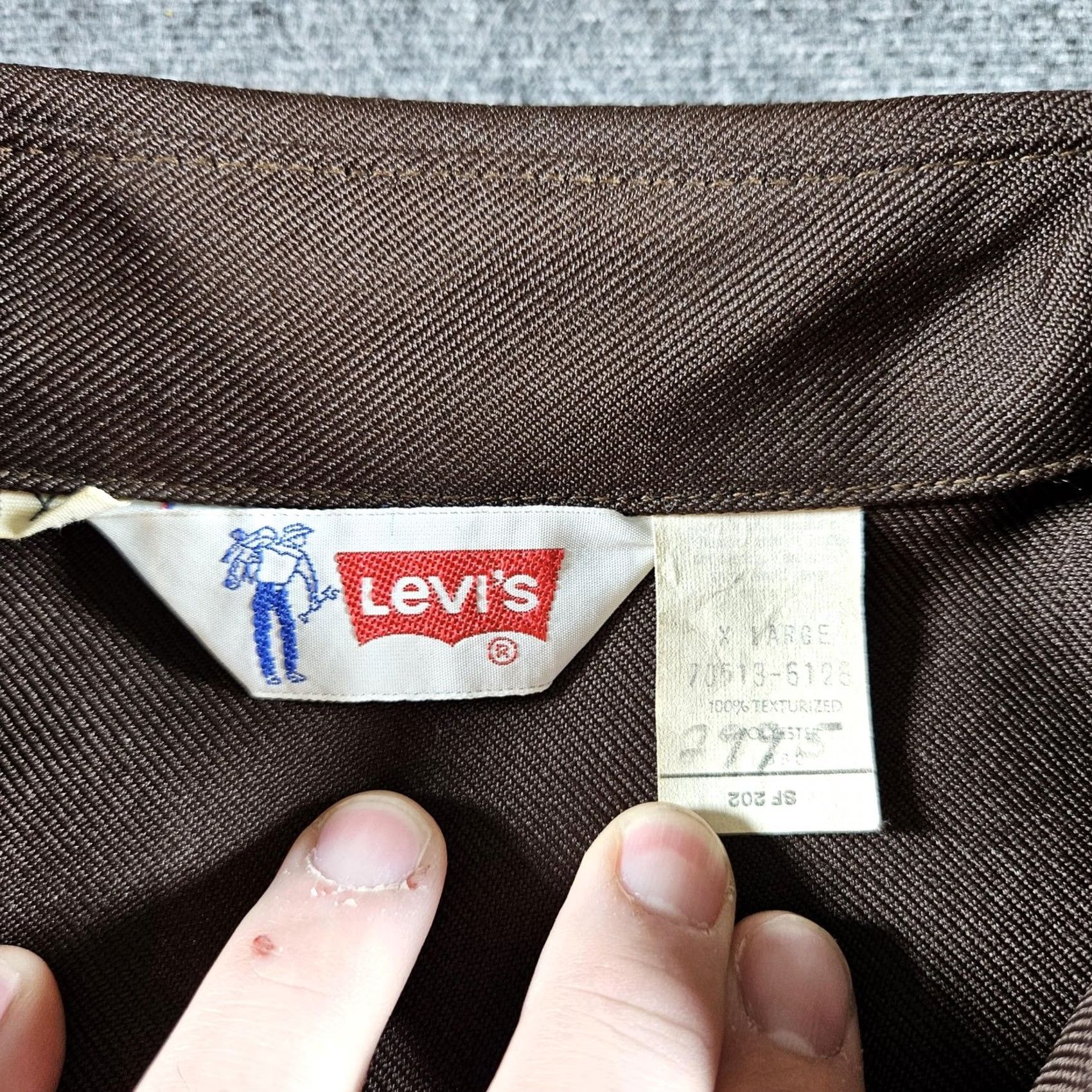 Levi's VINTAGE Levi's Shirt Mens XL Brown Western Textured Polyester Button Up 70s Size US XL / EU 56 / 4 - 3 Thumbnail