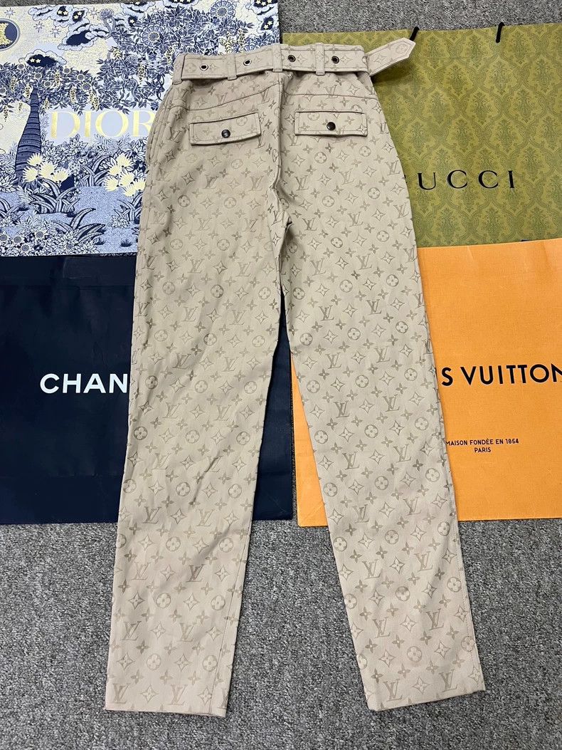 Louis Vuitton Louis Vuitton Khaki logo print pants Size US 34 / EU 50 - 3 Thumbnail