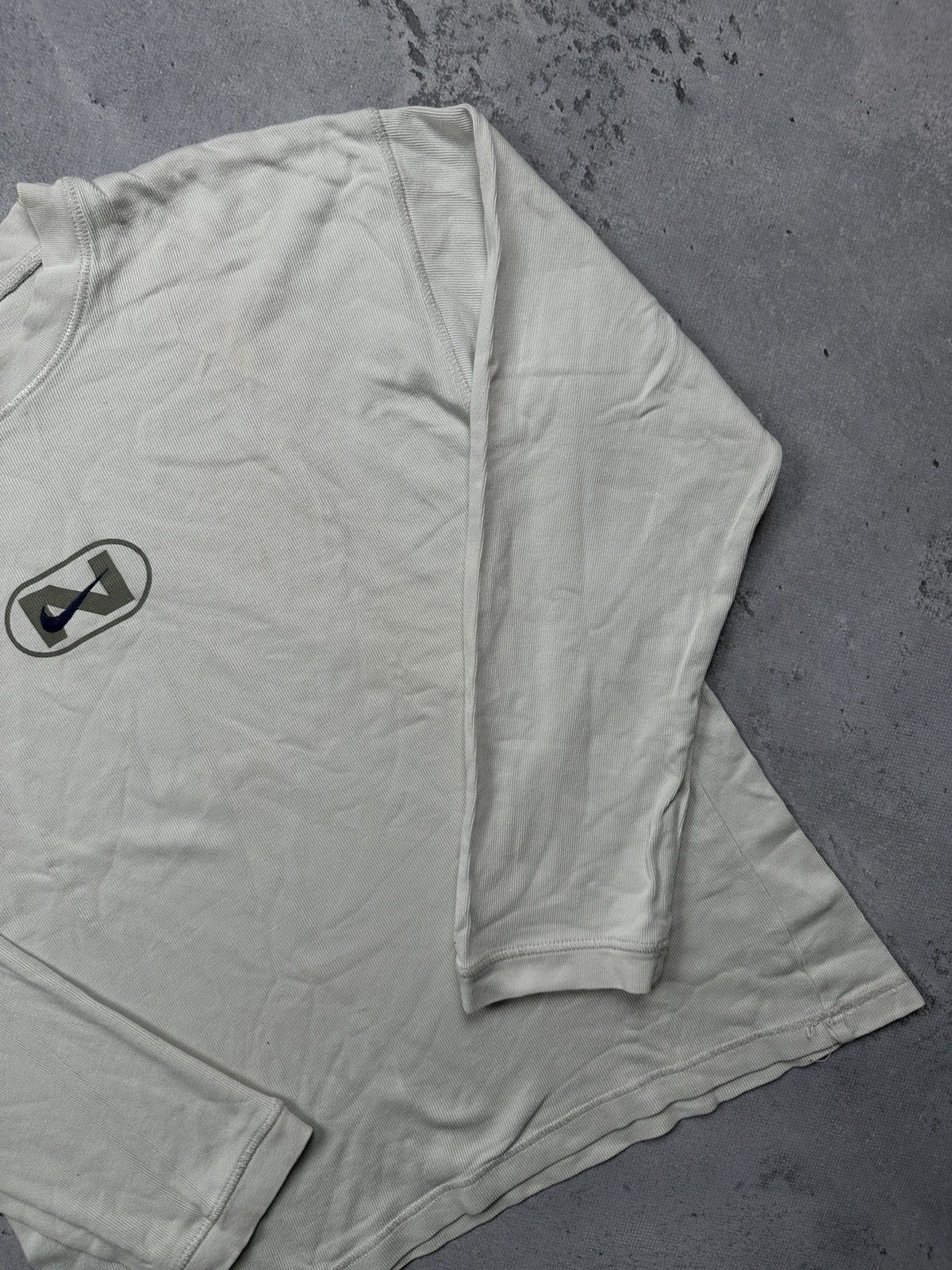 Nike Vintage Crewneck Nike Longsleeve center swoosh y2k logo USA Size US L / EU 52-54 / 3 - 3 Thumbnail