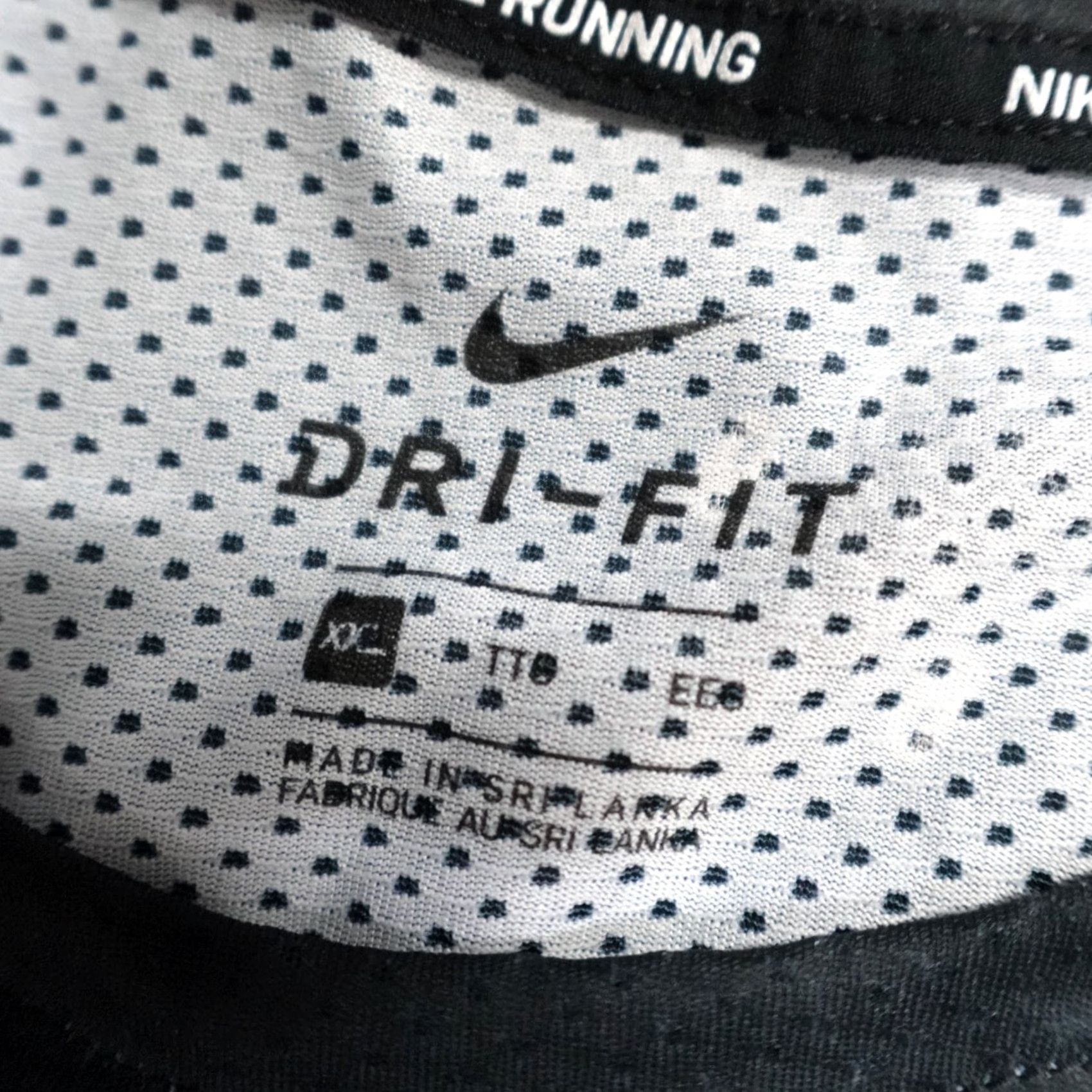 Nike Nike Running Shirt 2XL Black Dri-Fit Miler Wild Run Reflective Trim New Men Shirt 2XL Black Reflective Nike Dri-FIT Shirts Mens Size US XXL / EU 58 / 5 - 3 Thumbnail